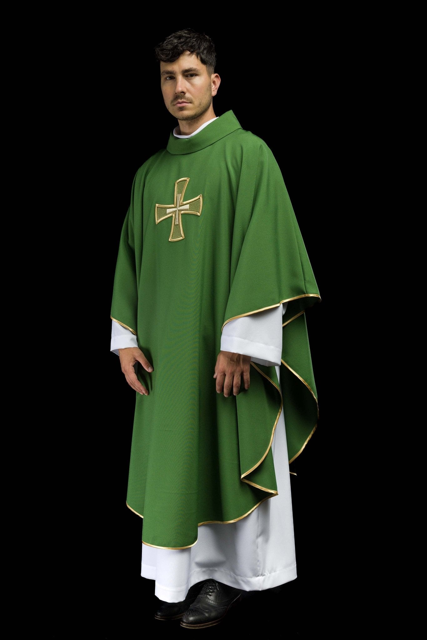Chasuble brodée IHS Vert KOR/258/01/12 - CHASUBLES.FR