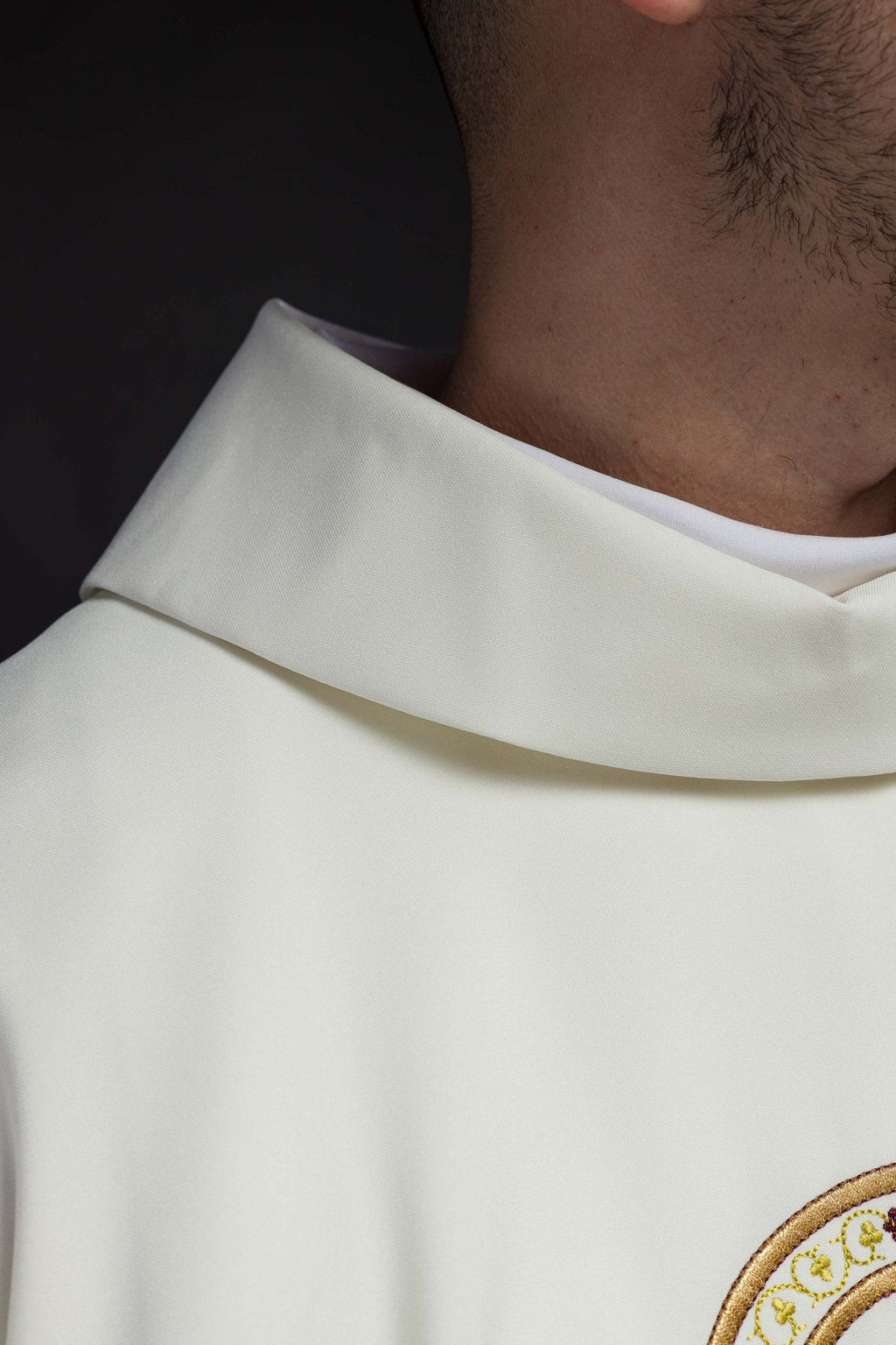 Chasuble crème avec broderie IHS et PAX KOR/119/05/01 ECRU - CHASUBLES.FR