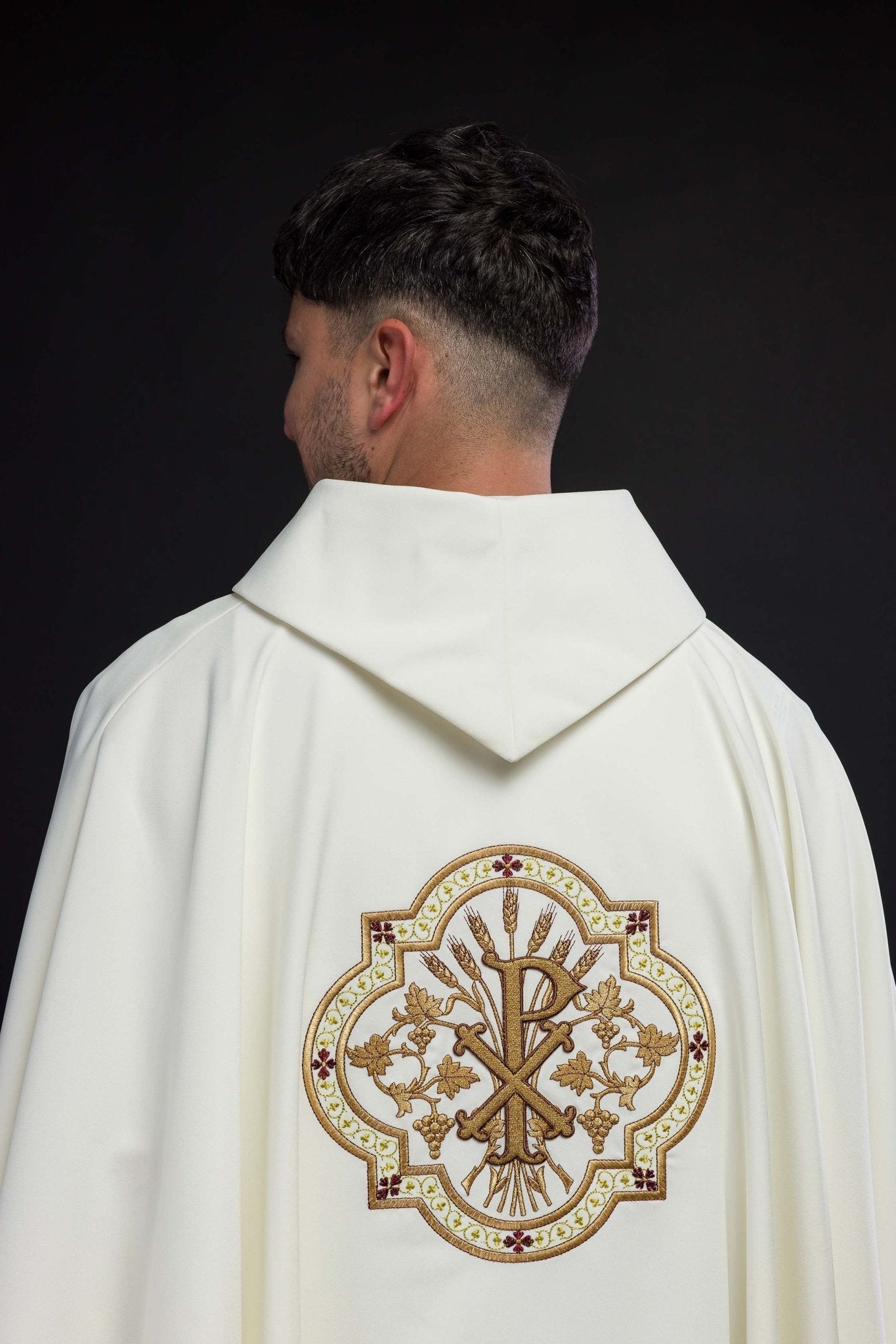 Chasuble crème avec broderie IHS et PAX KOR/119/05/01 ECRU - CHASUBLES.FR