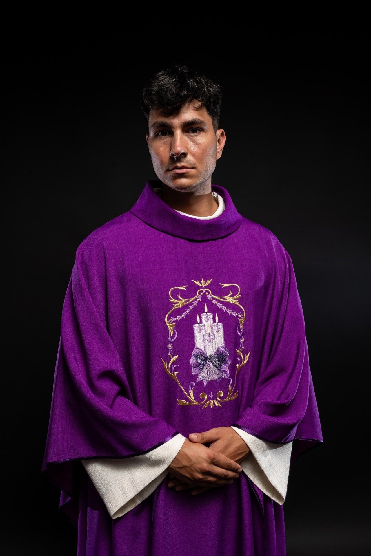 Chasuble de l'Avent avec broderie de bougie KOR/254/03/03 FIOLET - CHASUBLES.FR