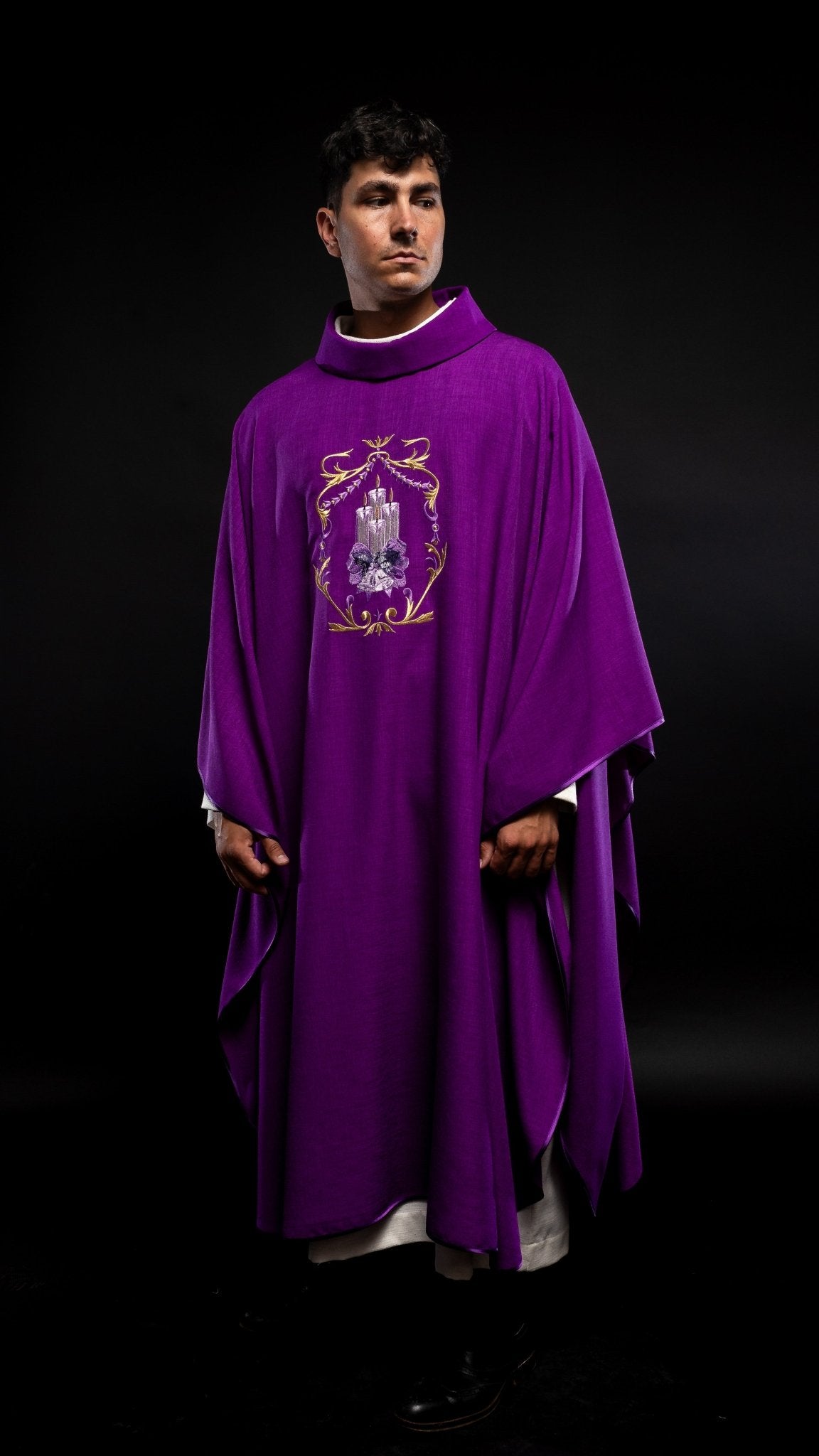 Chasuble de l'Avent avec broderie de bougie KOR/254/03/03 FIOLET - CHASUBLES.FR
