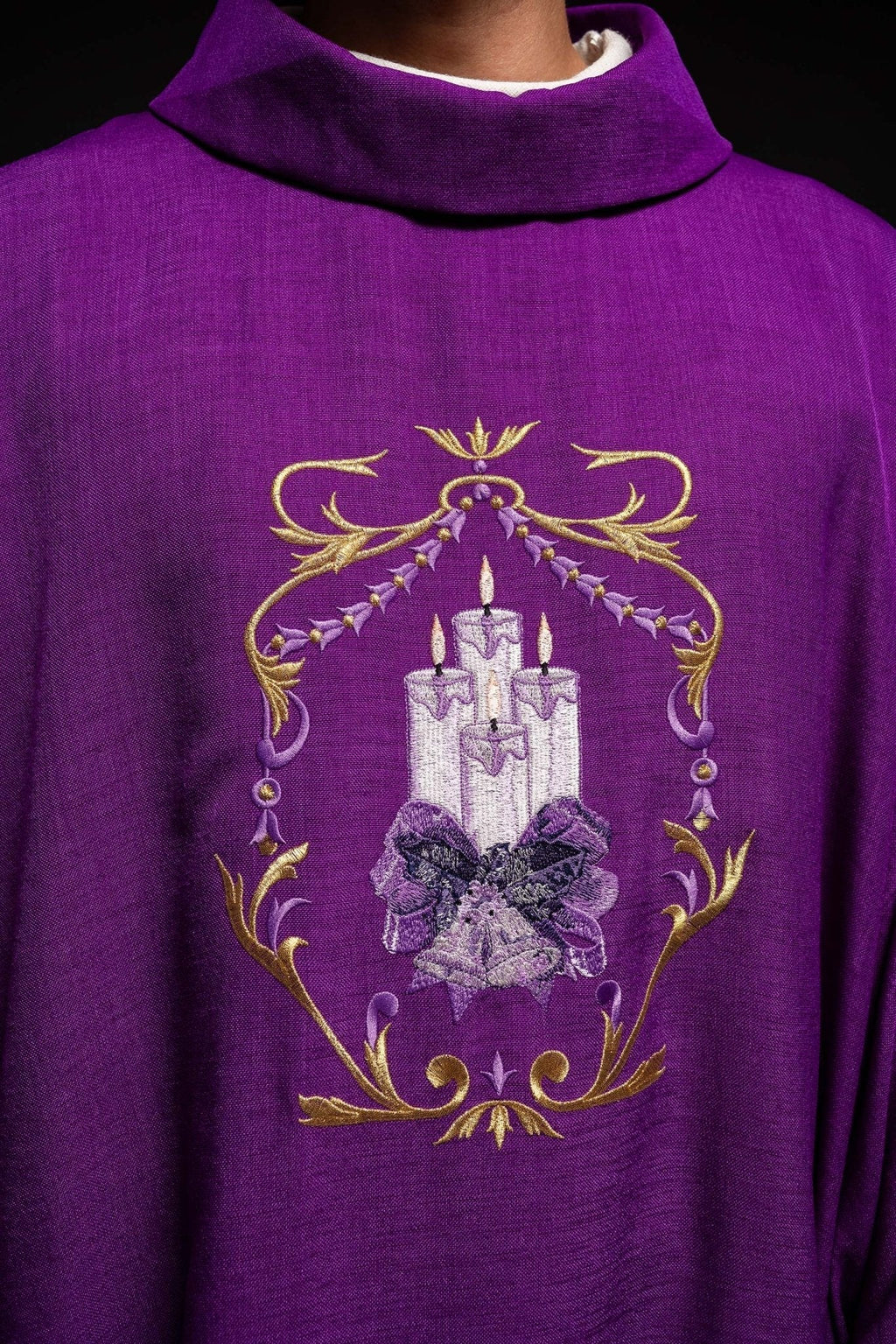 Chasuble de l'Avent avec broderie de bougie KOR/254/03/03 FIOLET - CHASUBLES.FR