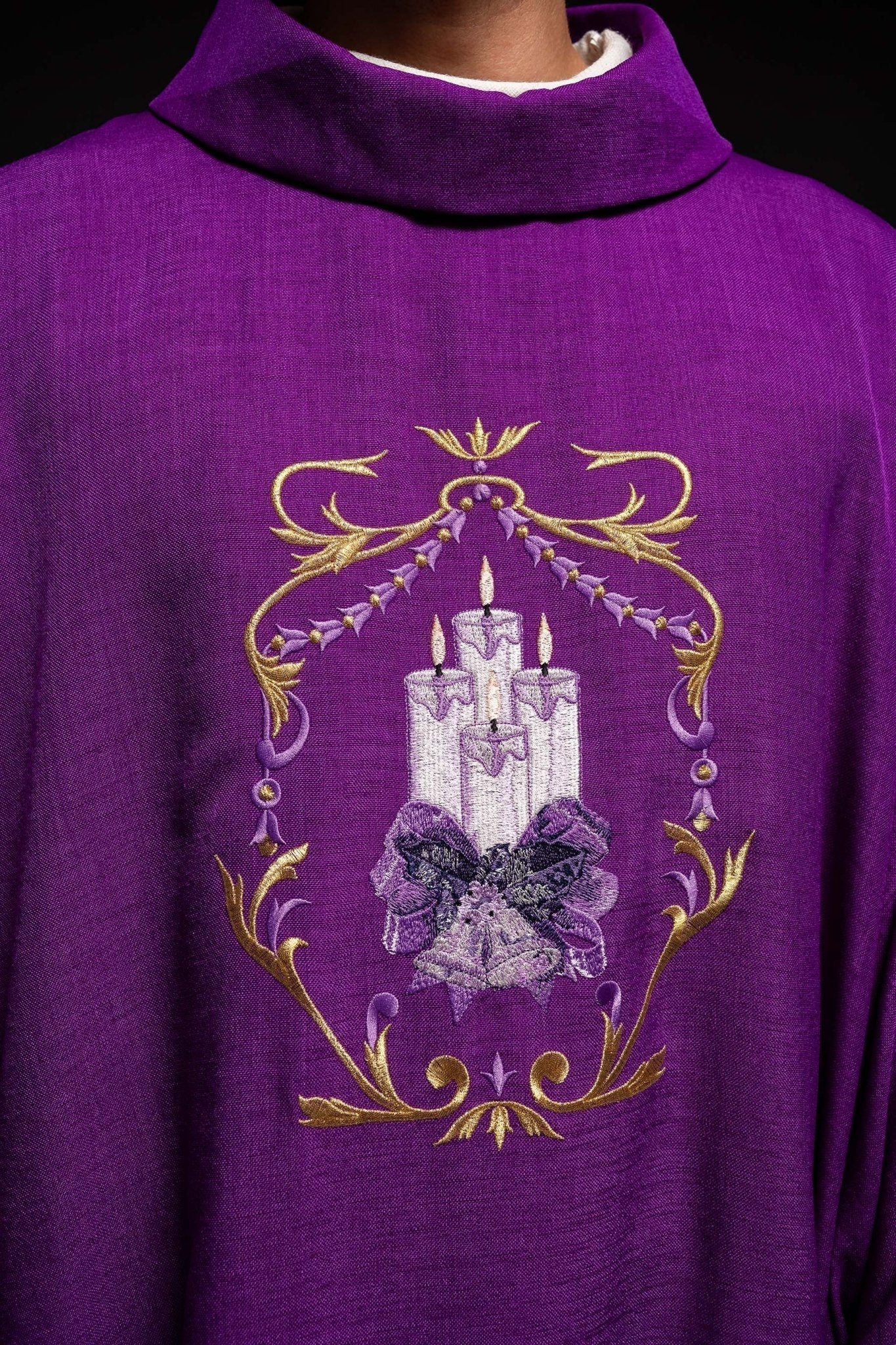 Chasuble de l'Avent avec broderie de bougie KOR/254/03/03 FIOLET - CHASUBLES.FR