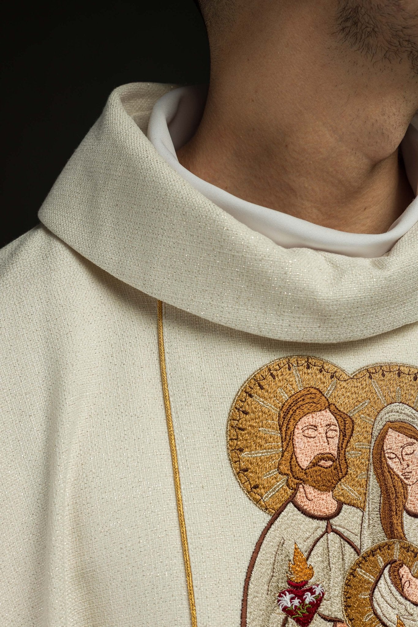 Chasuble de Noël brodée avec l'image de la Sainte Famille KOR/292/05/71 - CHASUBLES.FR