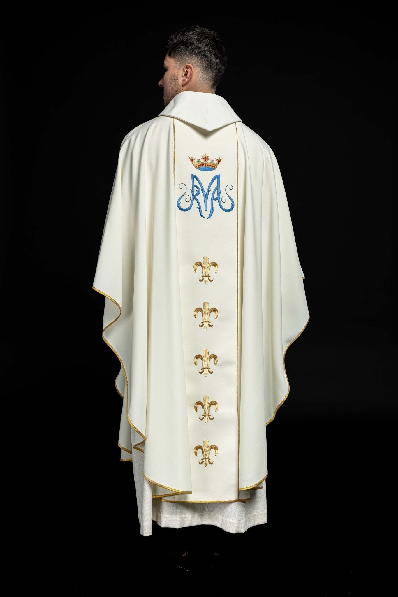 Chasuble de Notre - Dame de Czestochowa en écru avec motif KOR/201/05/01 ECRU - CHASUBLES.FR