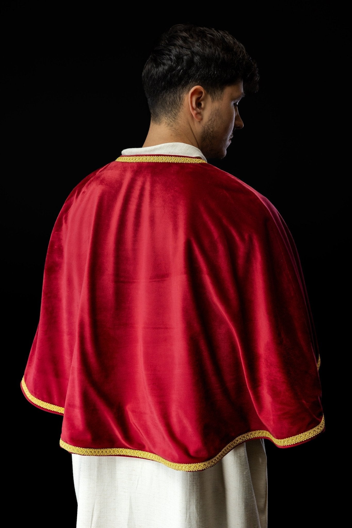 Chasuble d'enfant de chœur en velours avec fermeture rouge KKP/041/02/76 - CHASUBLES.FR