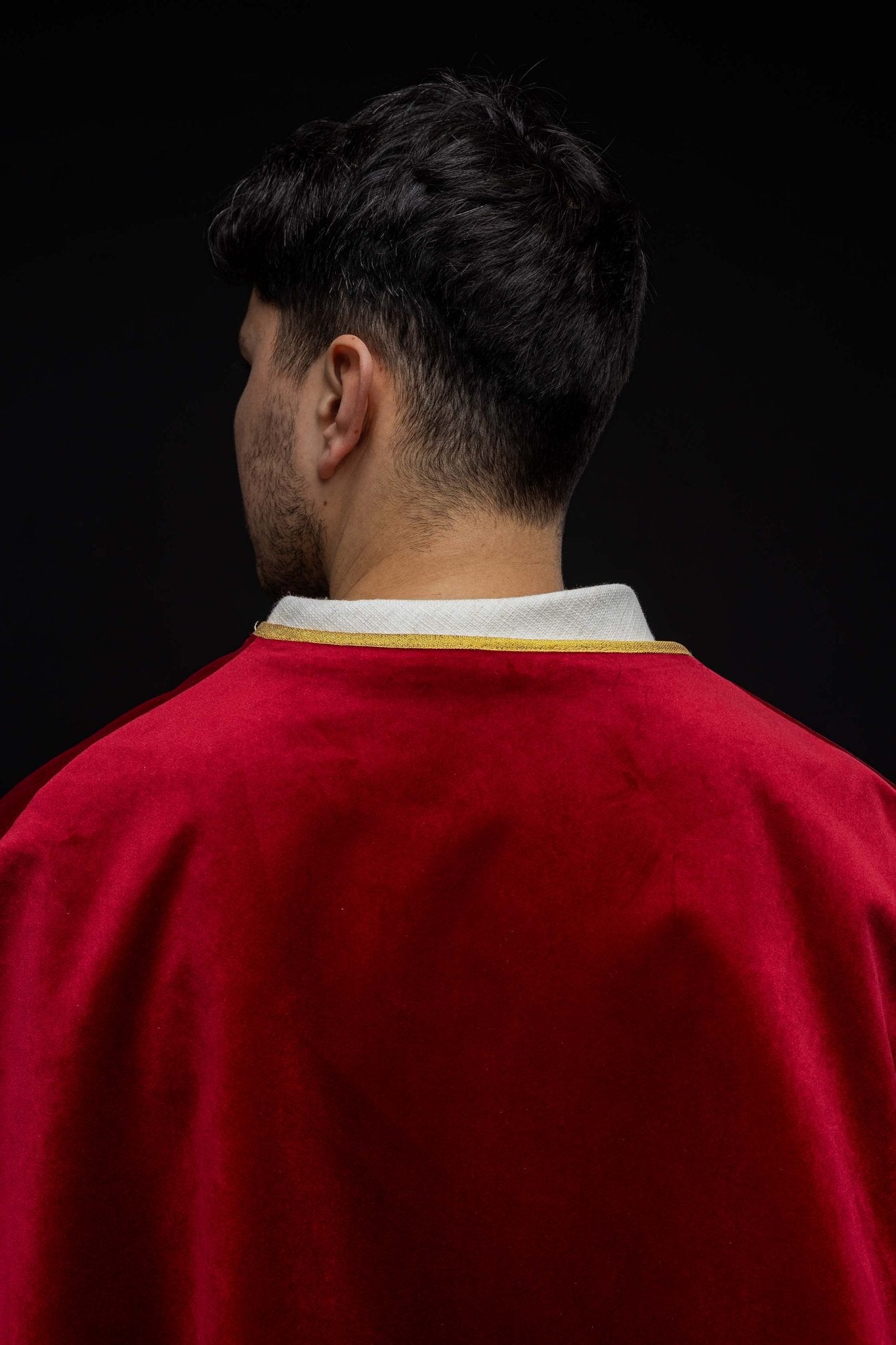 Chasuble d'enfant de chœur en velours avec liens rouge KKP/042/02/76 - CHASUBLES.FR