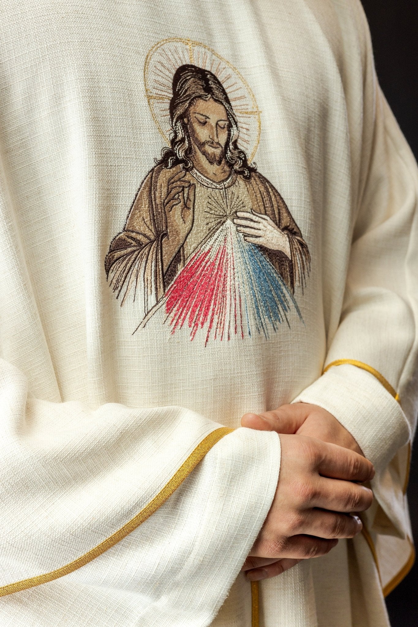 Chasuble écru avec image de la Miséricorde Divine KOW2/031/05/49 - CHASUBLES.FR