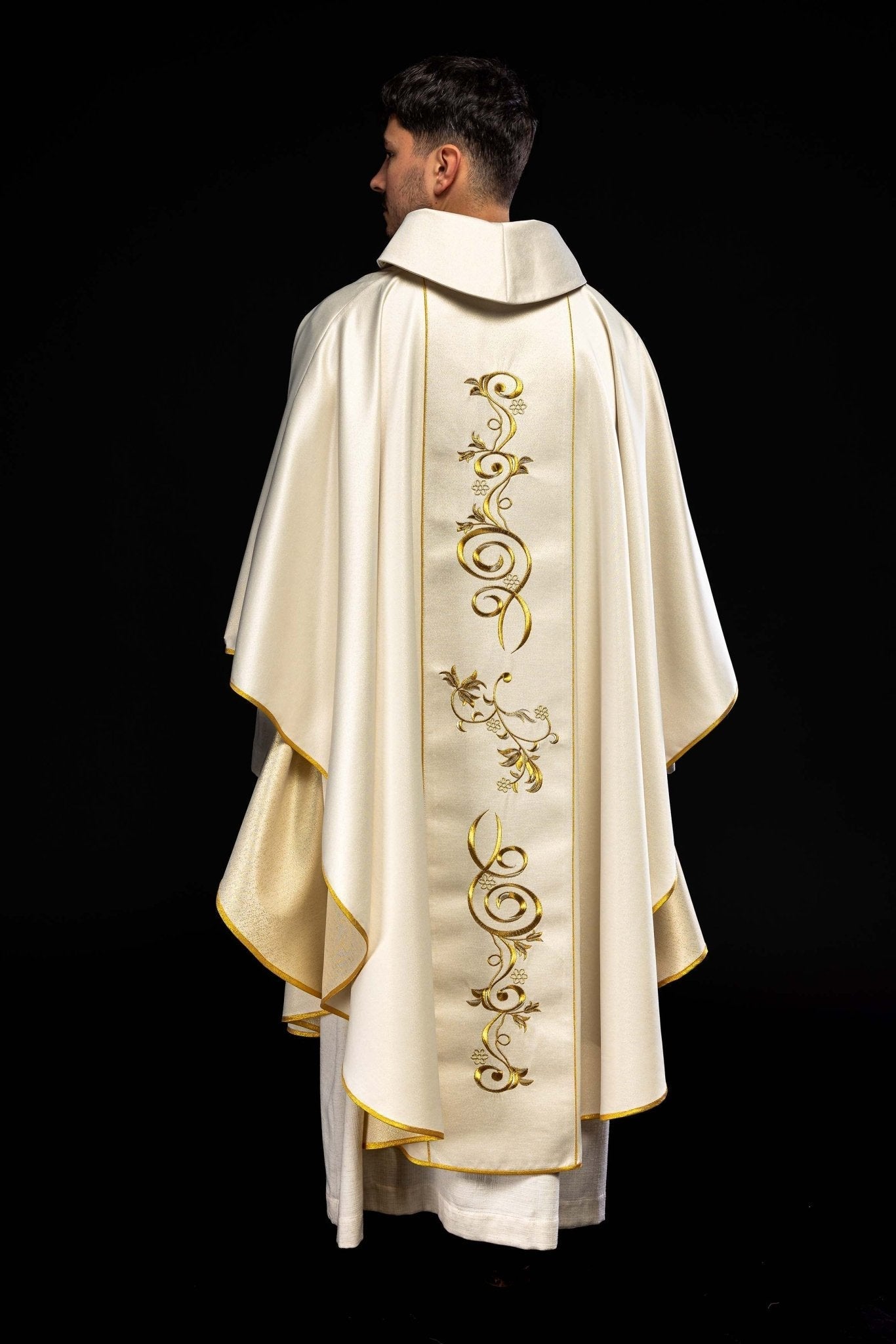 Chasuble écru avec image du Sacré - Cœur de Jésus KOW2/035/05/54 - CHASUBLES.FR