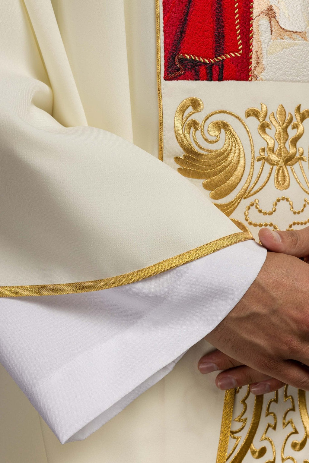 Chasuble ecru avec l'image du pape Jean - Paul II KOR/096/05/01 ECRU - CHASUBLES.FR