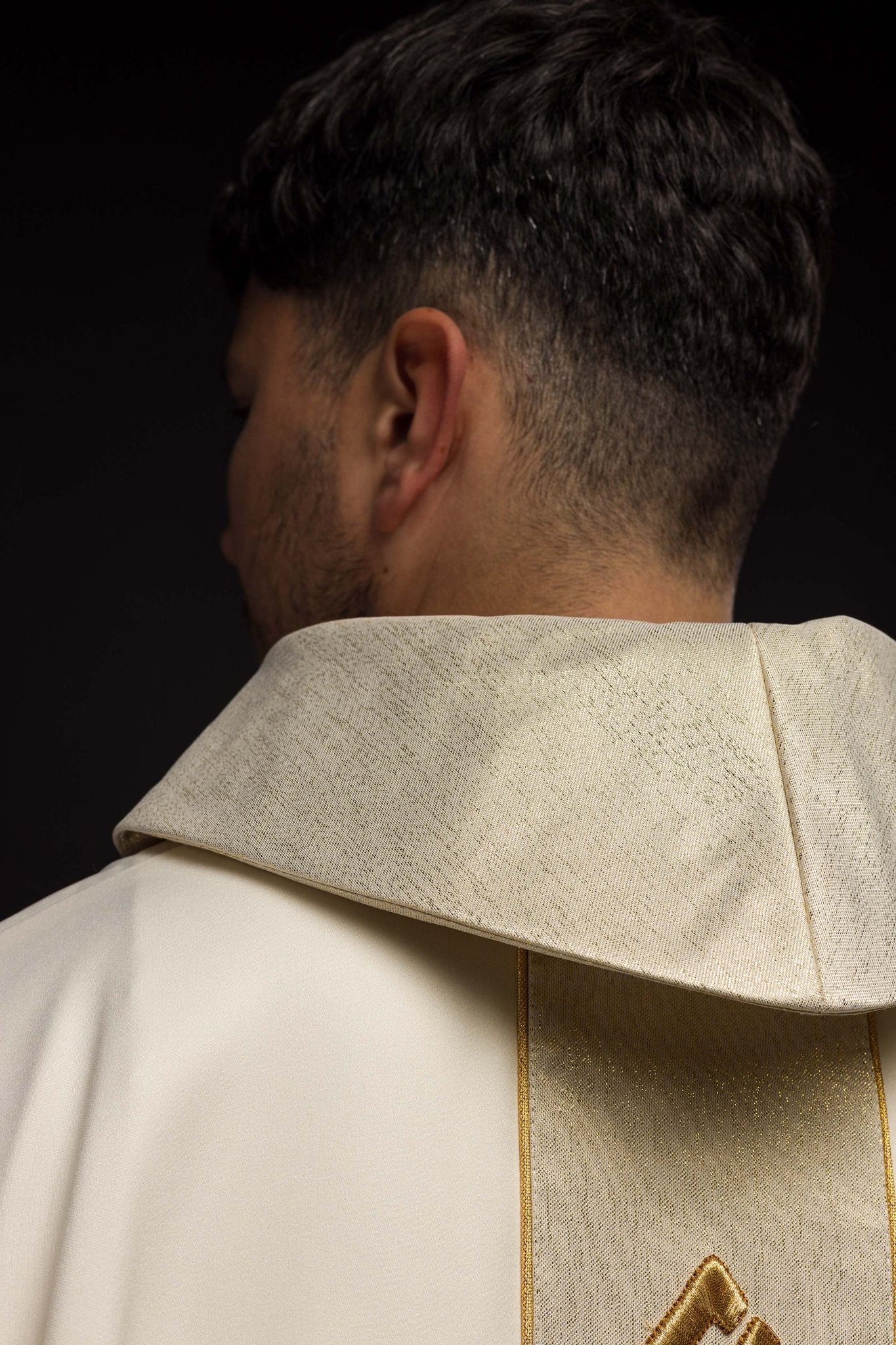 Chasuble écrue à croix brodée KOR/266/05/53 - CHASUBLES.FR