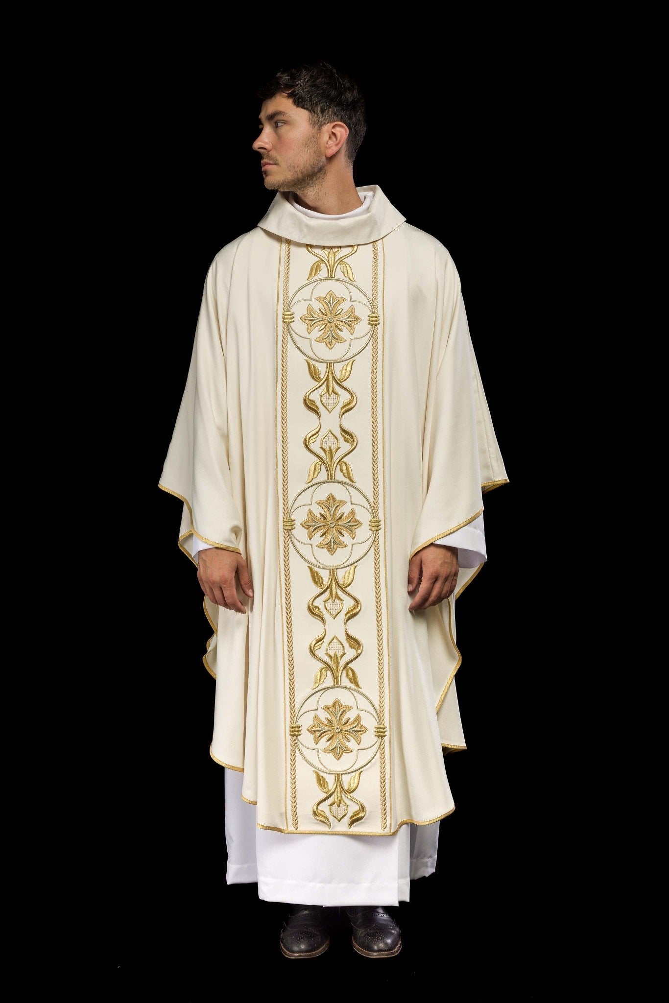 Chasuble écrue à croix brodée KOR/267/05/53 - CHASUBLES.FR