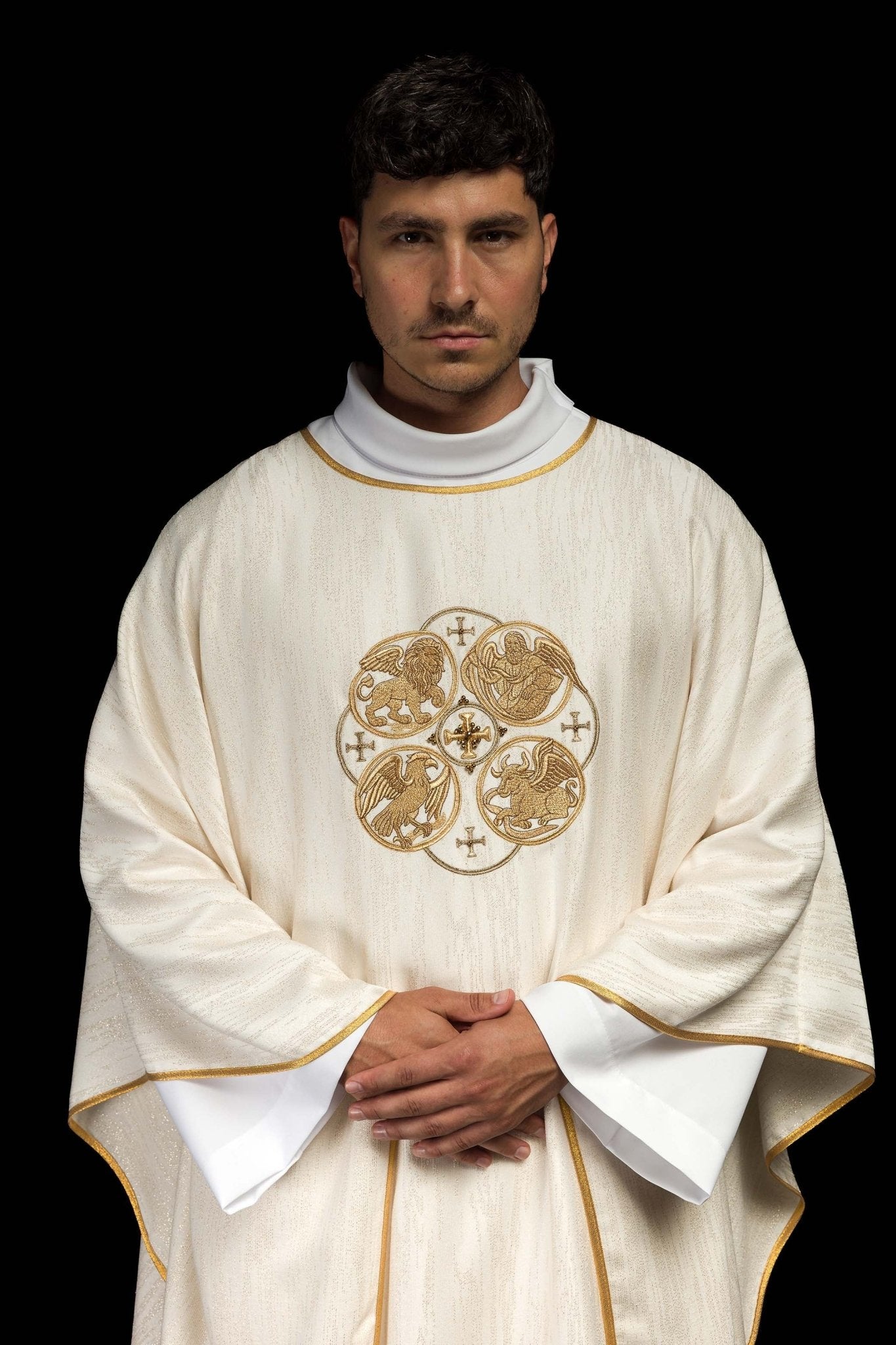 Chasuble écrue avec broderie des 4 Évangélistes sur tissu ornemental KOA/005/05/99 - CHASUBLES.FR
