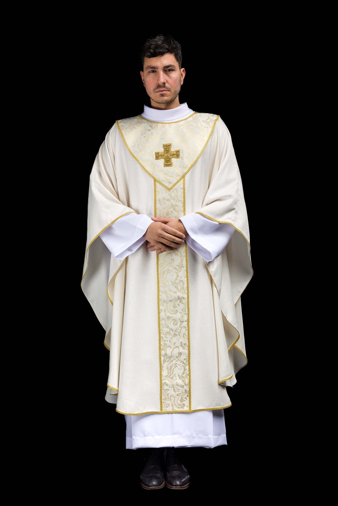 Chasuble écrue avec croix ornée de tissu jacquard LE/7075/05 - CHASUBLES.FR