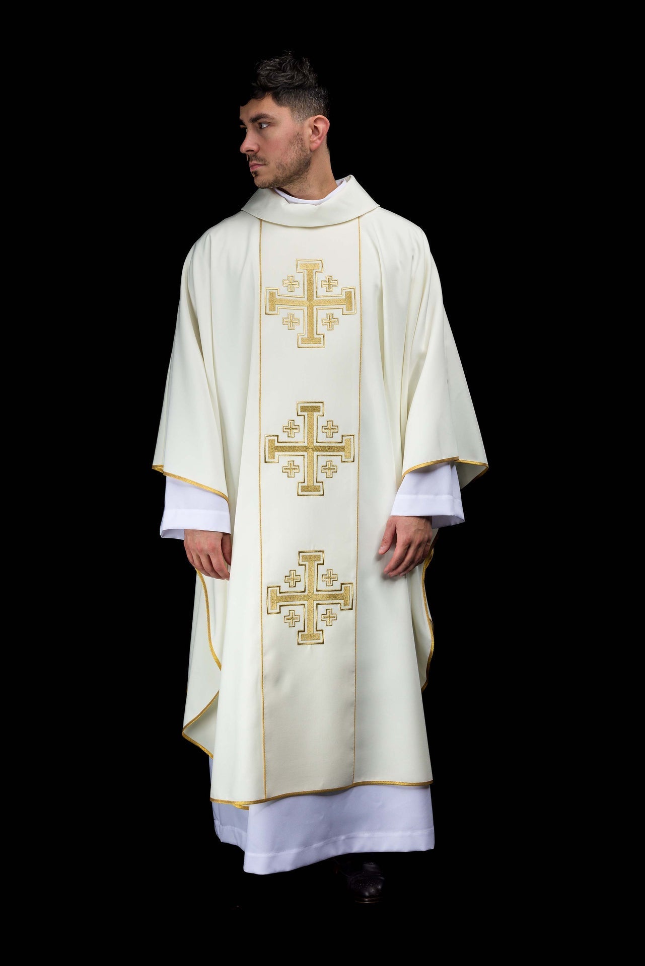 Chasuble écrue brodée avec bande et croix de Jérusalem KDT/7046/05/01 - CHASUBLES.FR