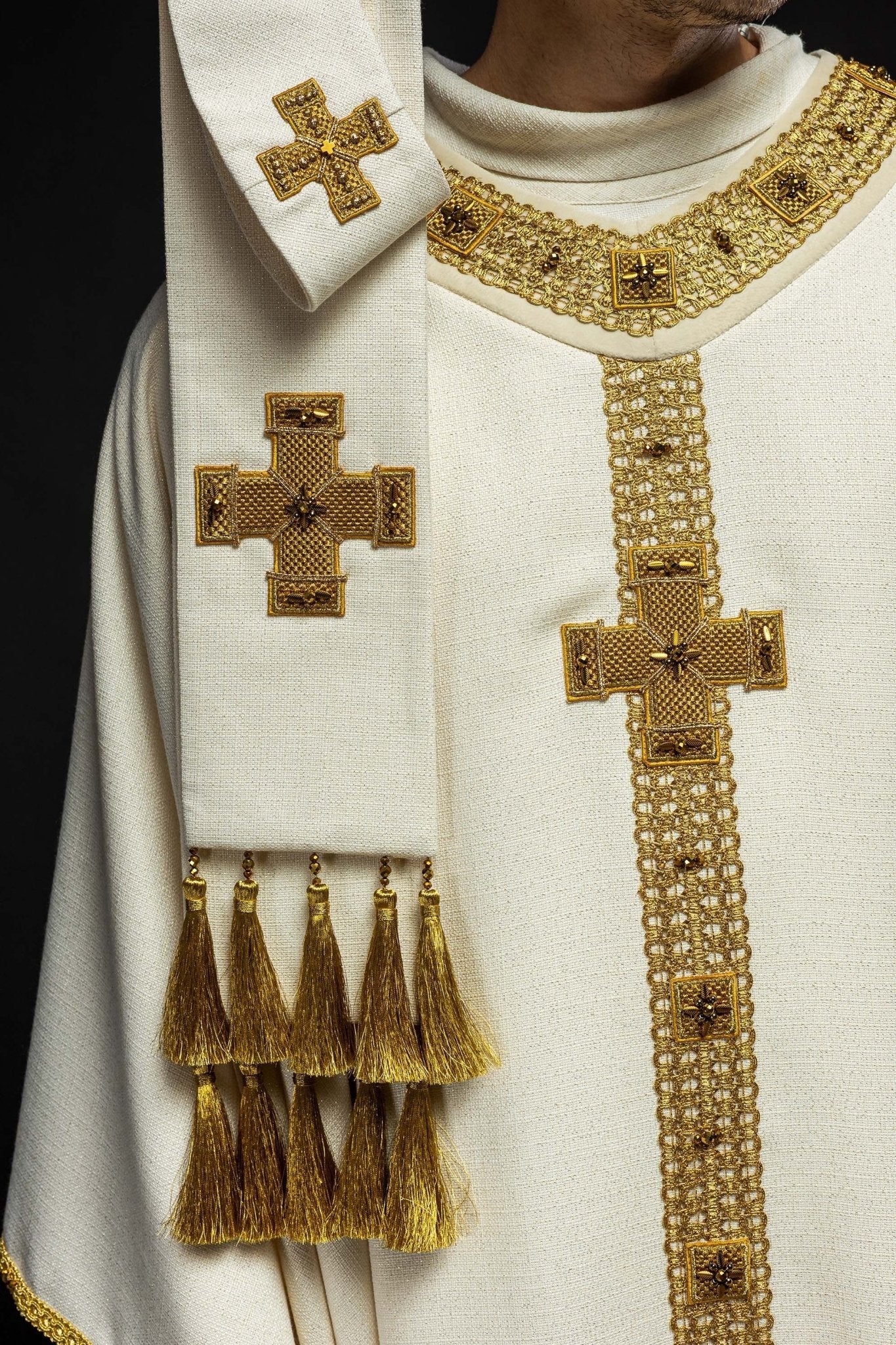 Chasuble fait main avec pierres naturelles – Modèle Handmade 7002 HM/7002/05/71 - CHASUBLES.FR
