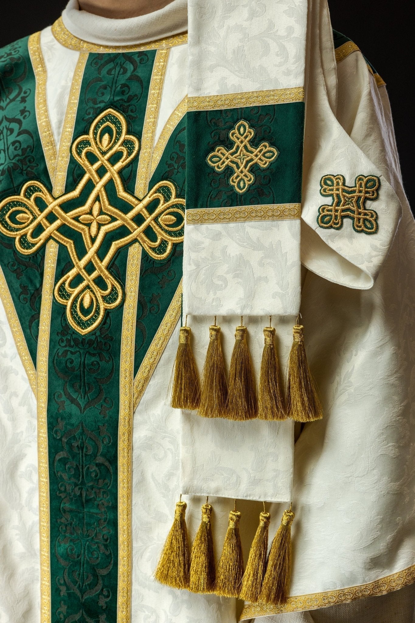 Chasuble faite à la main avec ceinture en velours Fait à la main 7007 LE/7043/05/PA01 - CHASUBLES.FR