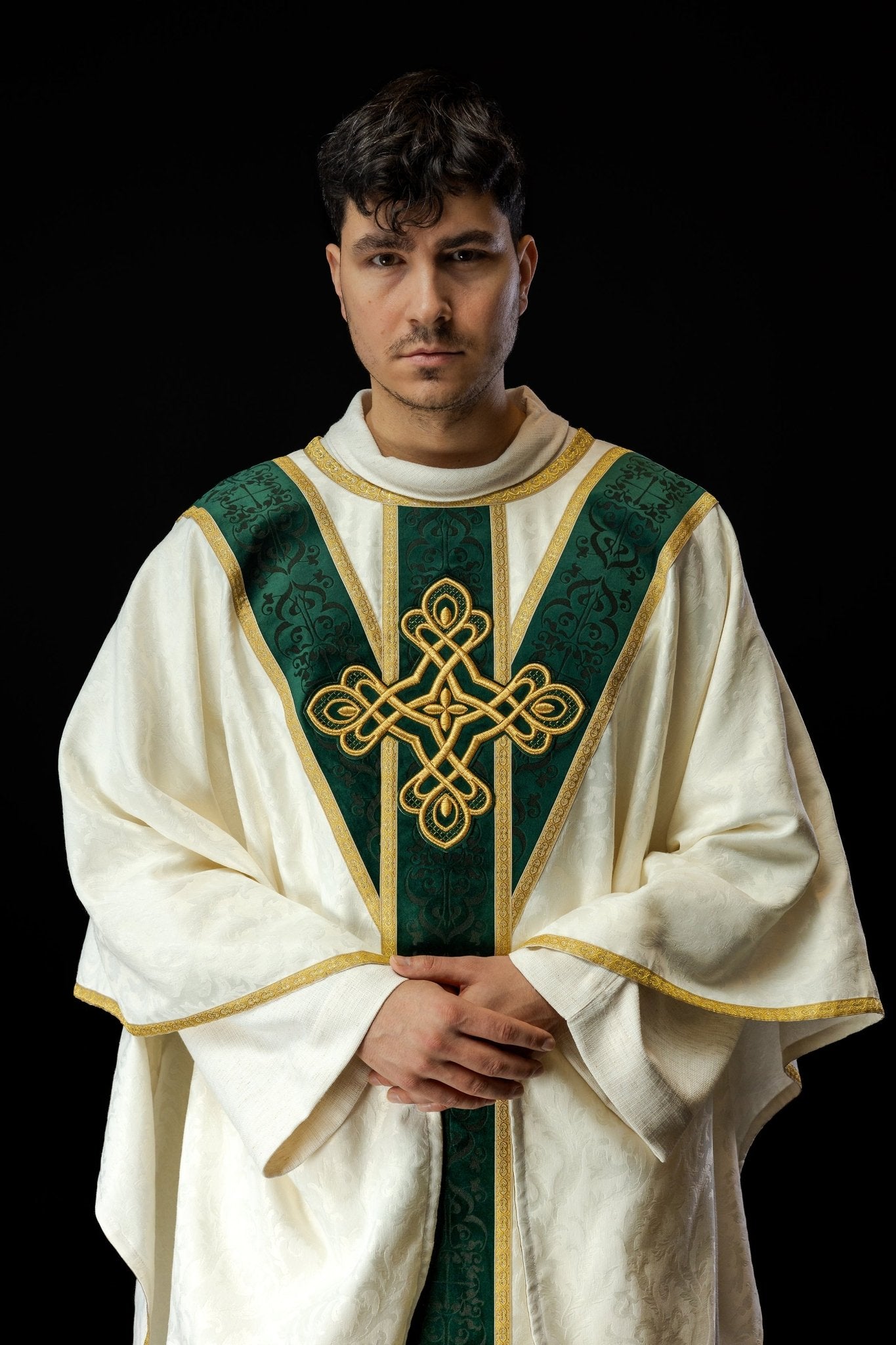 Chasuble faite à la main avec ceinture en velours Fait à la main 7007 LE/7043/05/PA01 - CHASUBLES.FR