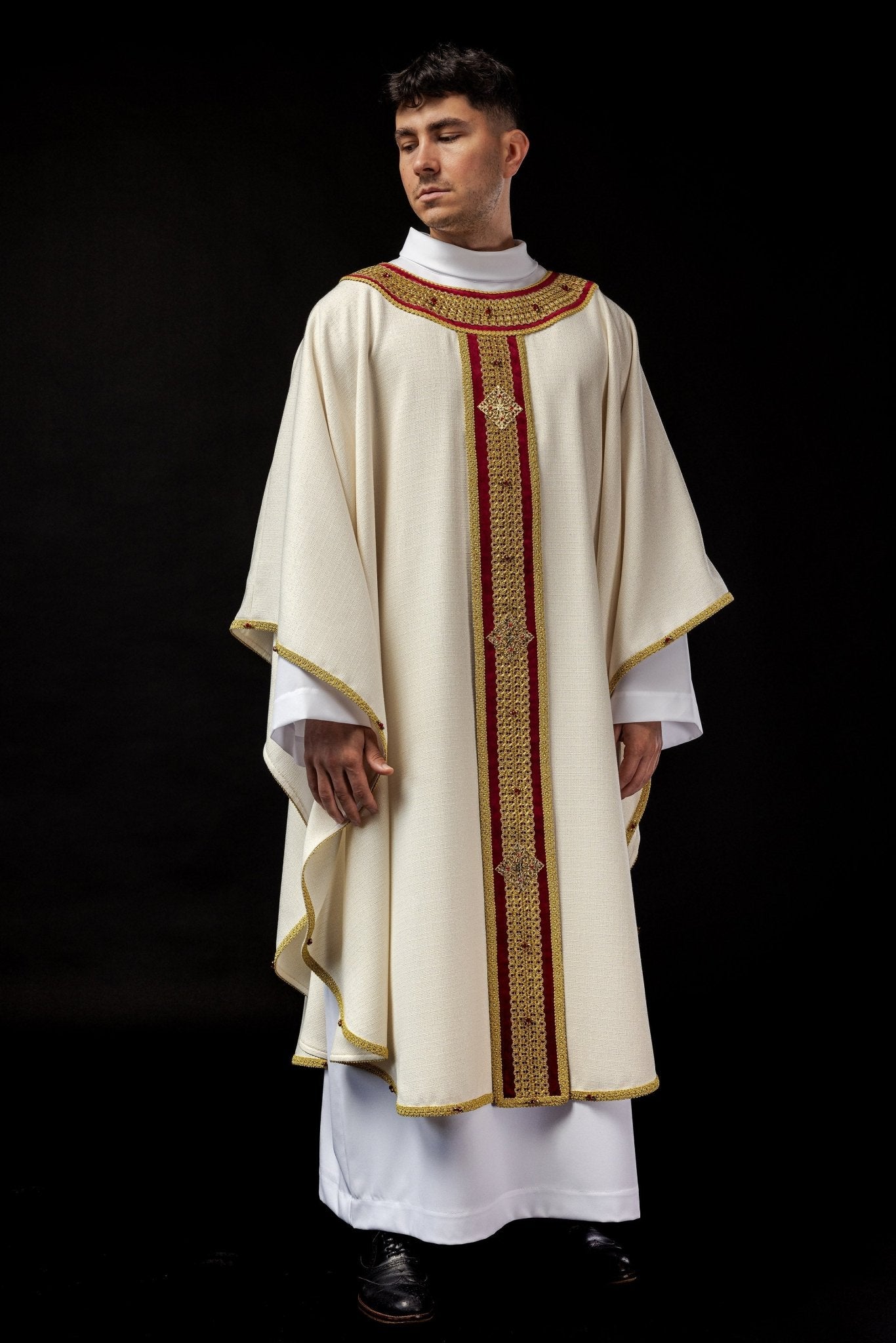 Chasuble faite à la main avec des pierres naturelles Fait à la main 7001 HM/7001/05/71/PA02 - CHASUBLES.FR