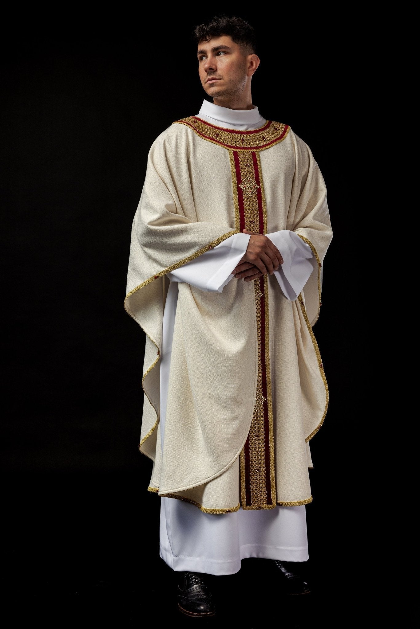 Chasuble faite à la main avec des pierres naturelles Fait à la main 7001 HM/7001/05/71/PA02 - CHASUBLES.FR