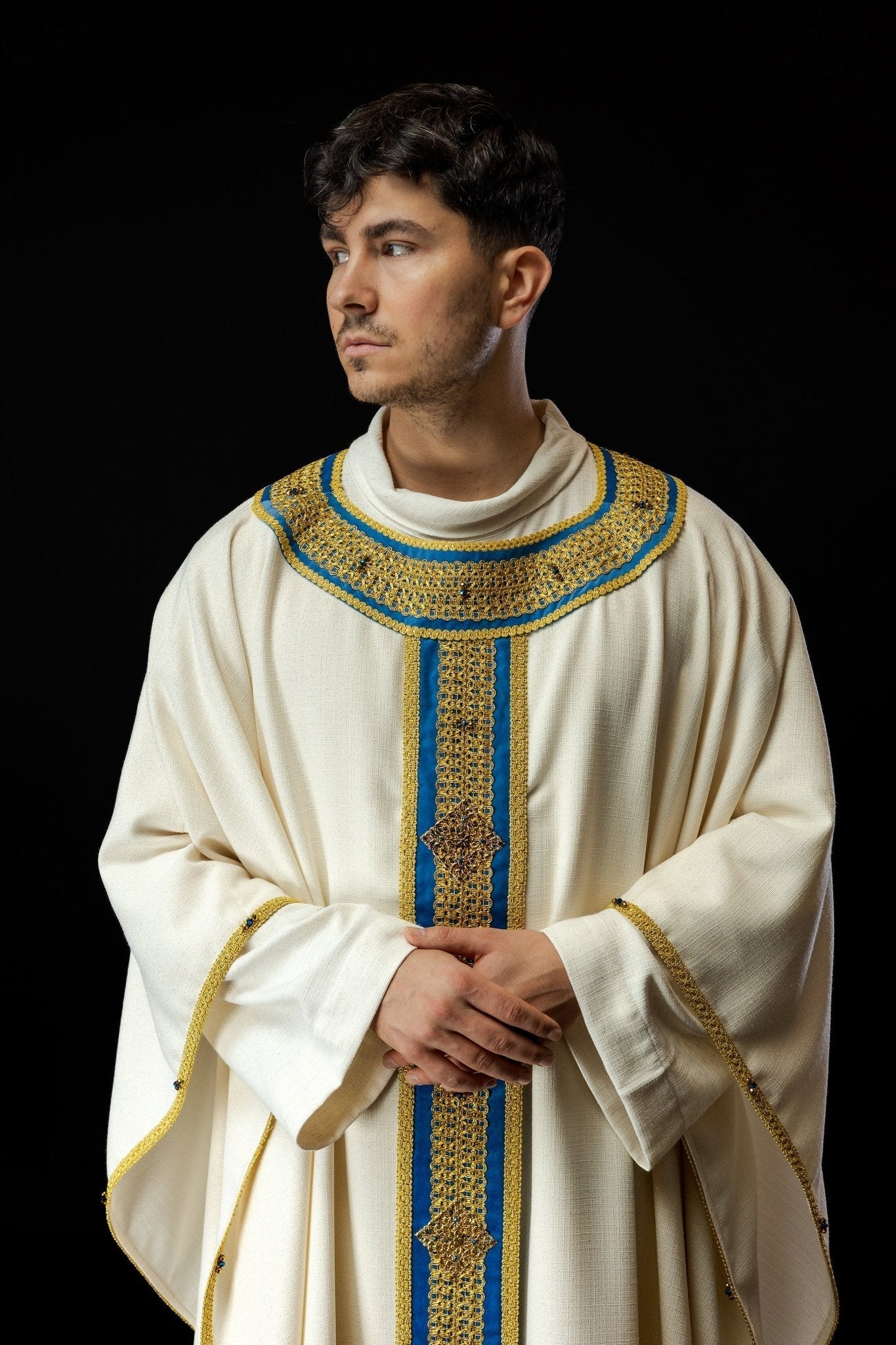Chasuble faite à la main avec des pierres naturelles Fait à la main 7001 HM/7001/05/71/PA06 - CHASUBLES.FR