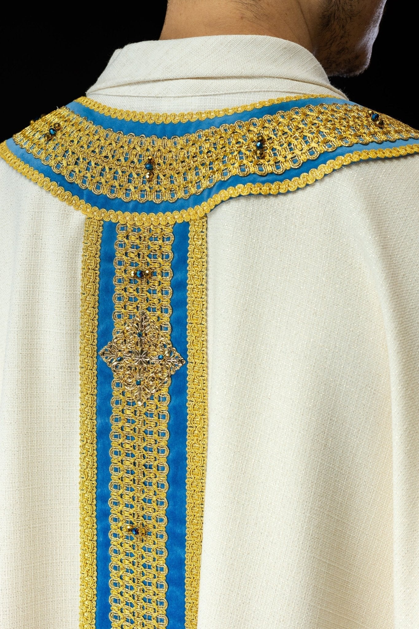 Chasuble faite à la main avec des pierres naturelles Fait à la main 7001 HM/7001/05/71/PA06 - CHASUBLES.FR
