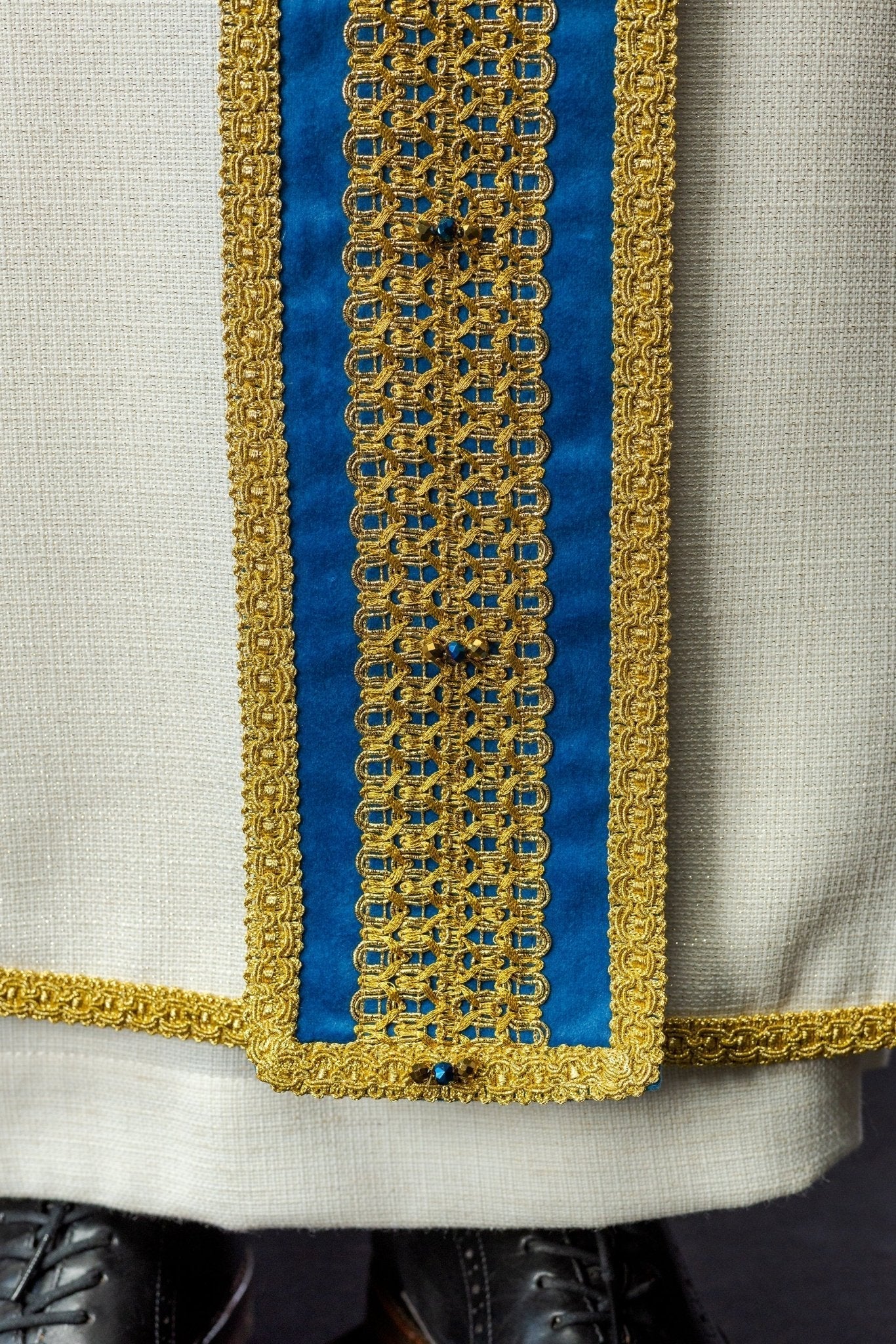 Chasuble faite à la main avec des pierres naturelles Fait à la main 7001 HM/7001/05/71/PA06 - CHASUBLES.FR