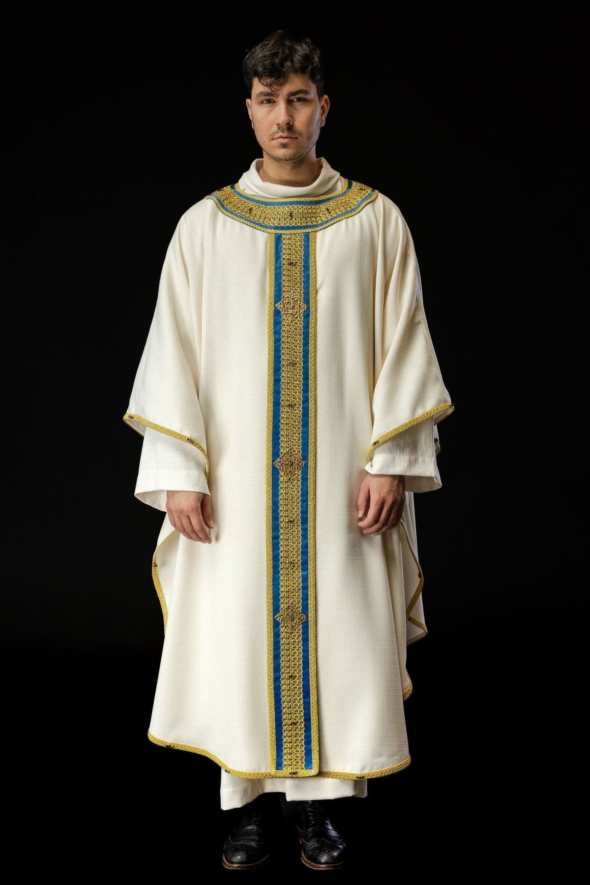 Chasuble faite à la main avec des pierres naturelles Fait à la main 7001 HM/7001/05/71/PA06 - CHASUBLES.FR