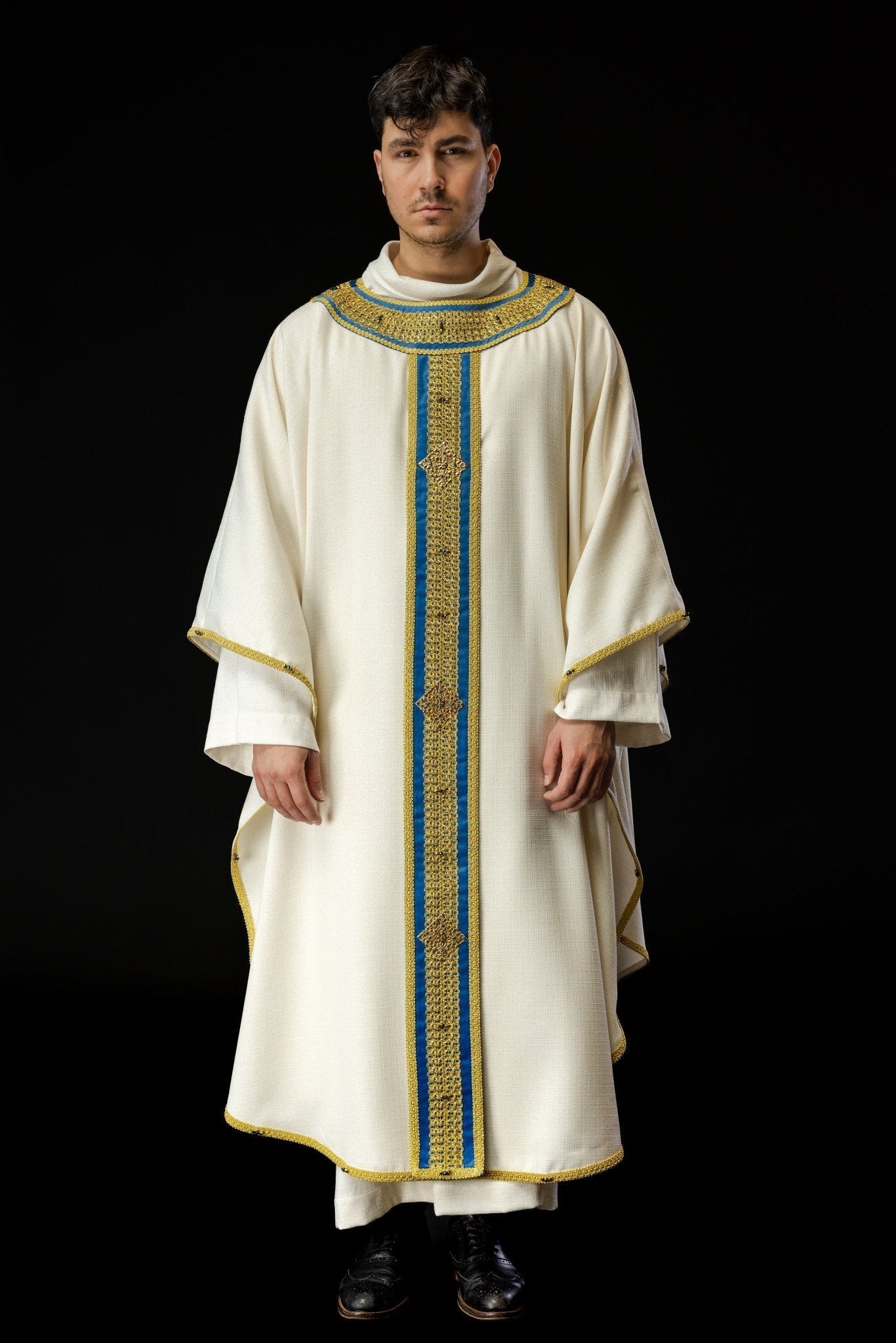 Chasuble faite à la main avec des pierres naturelles Fait à la main 7001 HM/7001/05/71/PA06 - CHASUBLES.FR