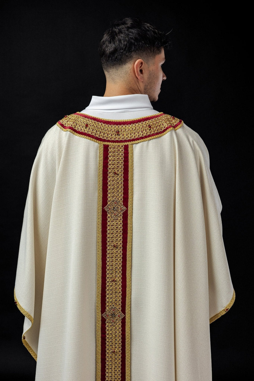 Chasuble faite à la main avec des pierres naturelles Fait à la main 7001 HM/7001/05/71/PA02 - CHASUBLES.FR