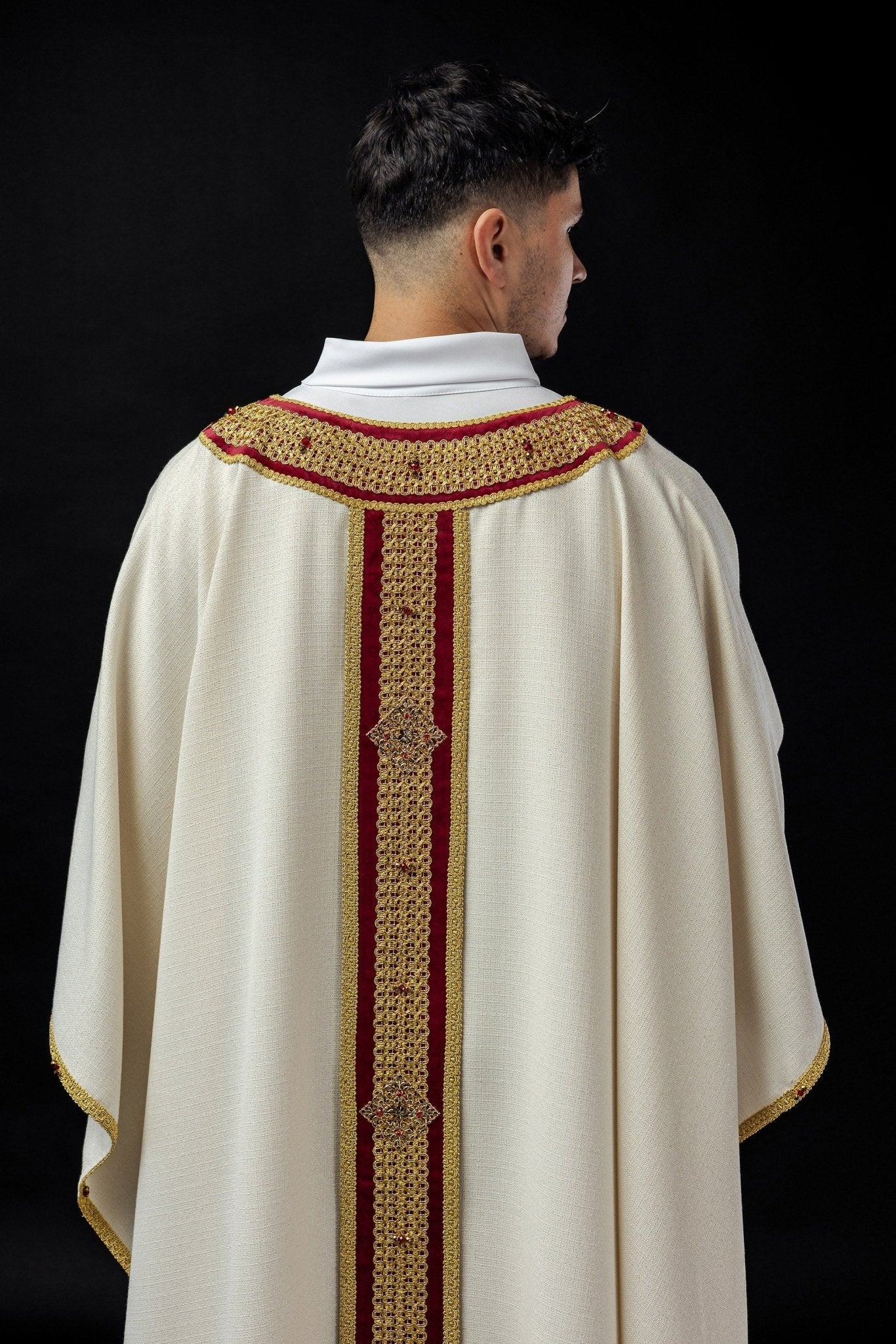 Chasuble faite à la main avec des pierres naturelles Fait à la main 7001 HM/7001/05/71/PA02 - CHASUBLES.FR