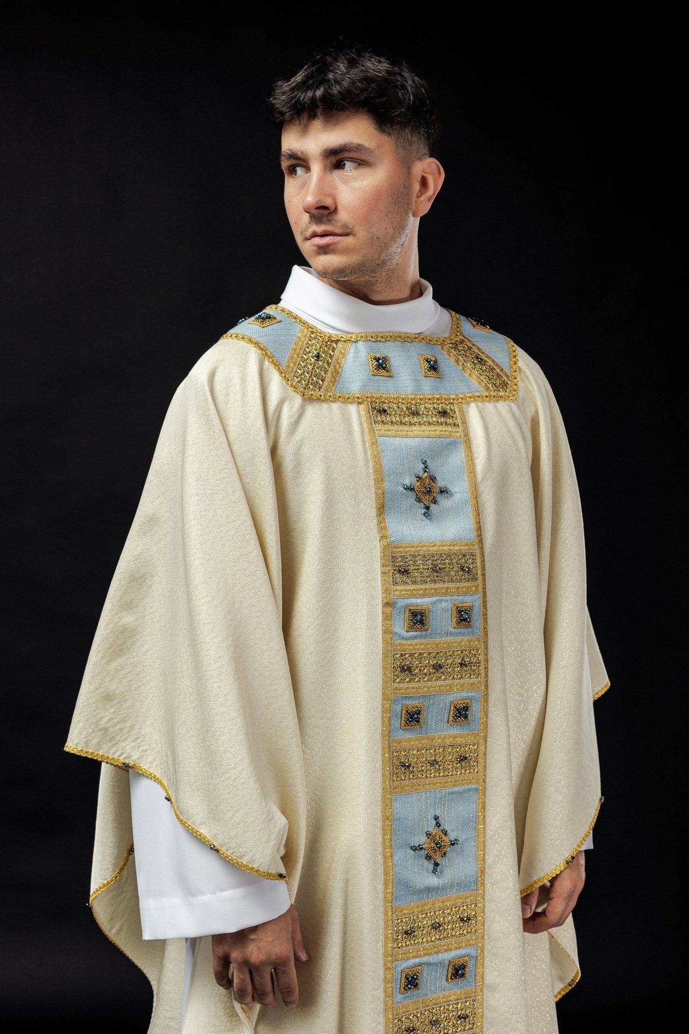 Chasuble faite à la main avec des pierres naturelles Fait à la main 7004 HM/7004/05/95 - CHASUBLES.FR