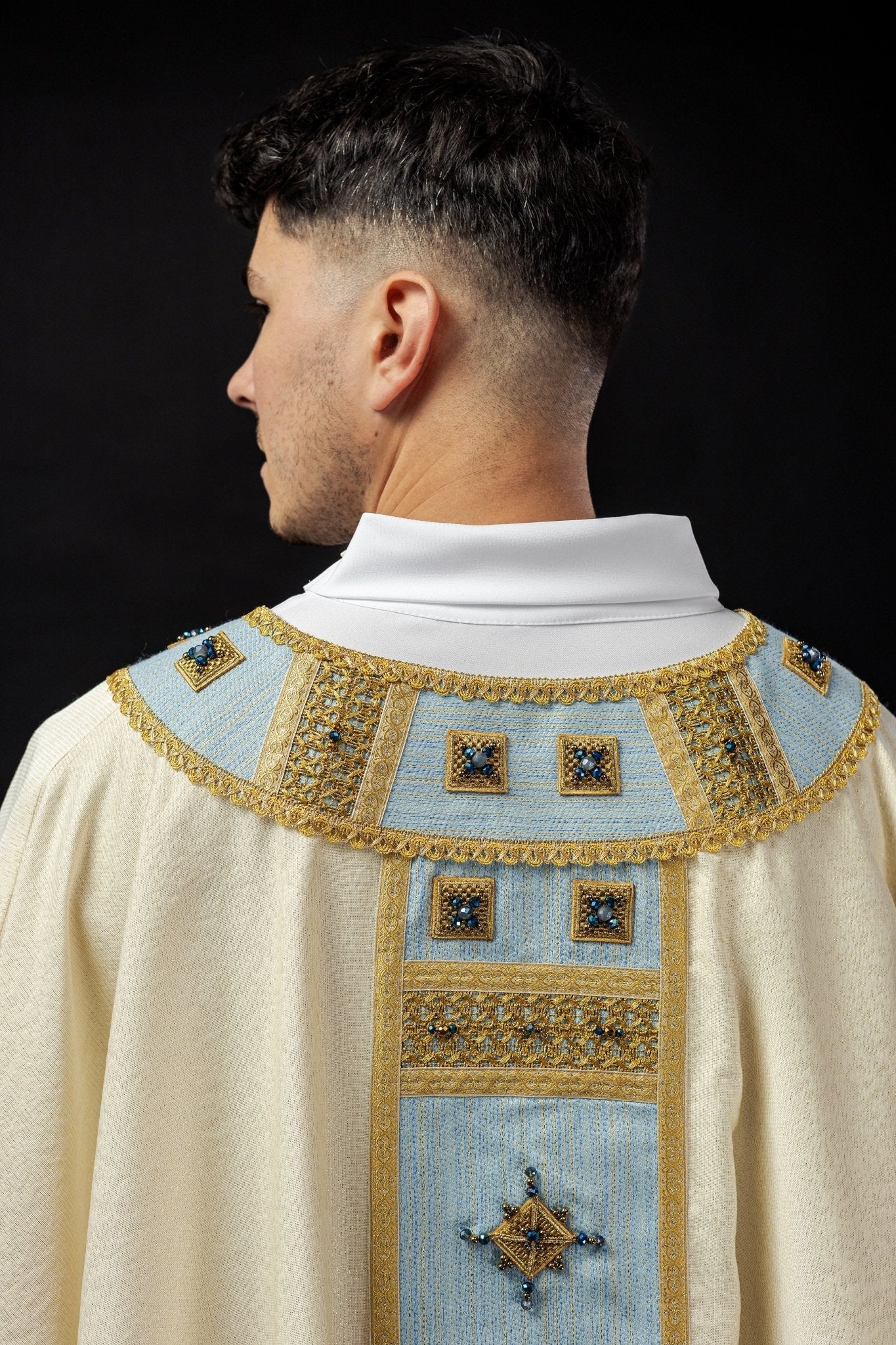 Chasuble faite à la main avec des pierres naturelles Fait à la main 7004 HM/7004/05/95 - CHASUBLES.FR
