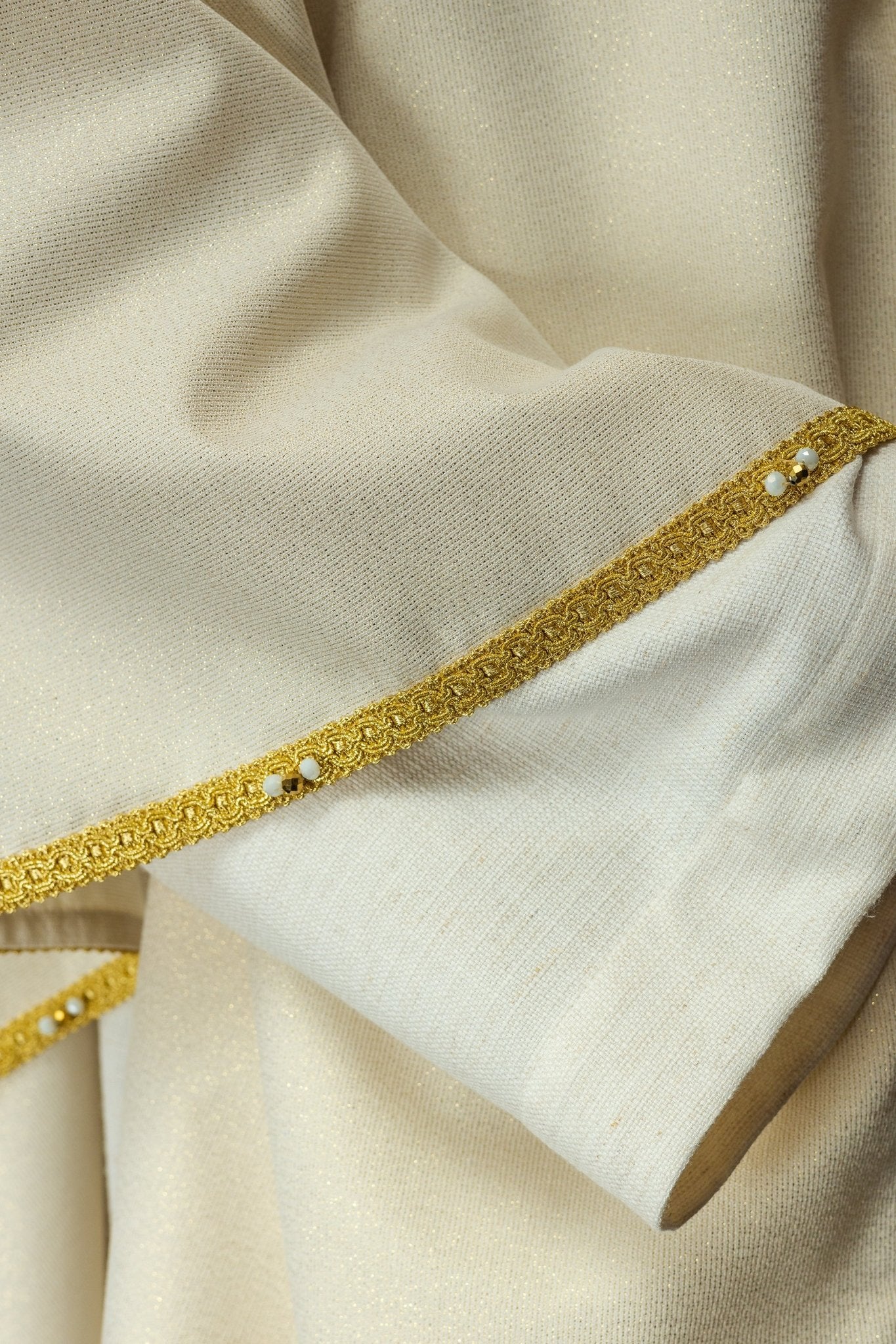 Chasuble faite à la main avec des pierres naturelles Fait à la main 7008 HM/7008/05/96 - CHASUBLES.FR