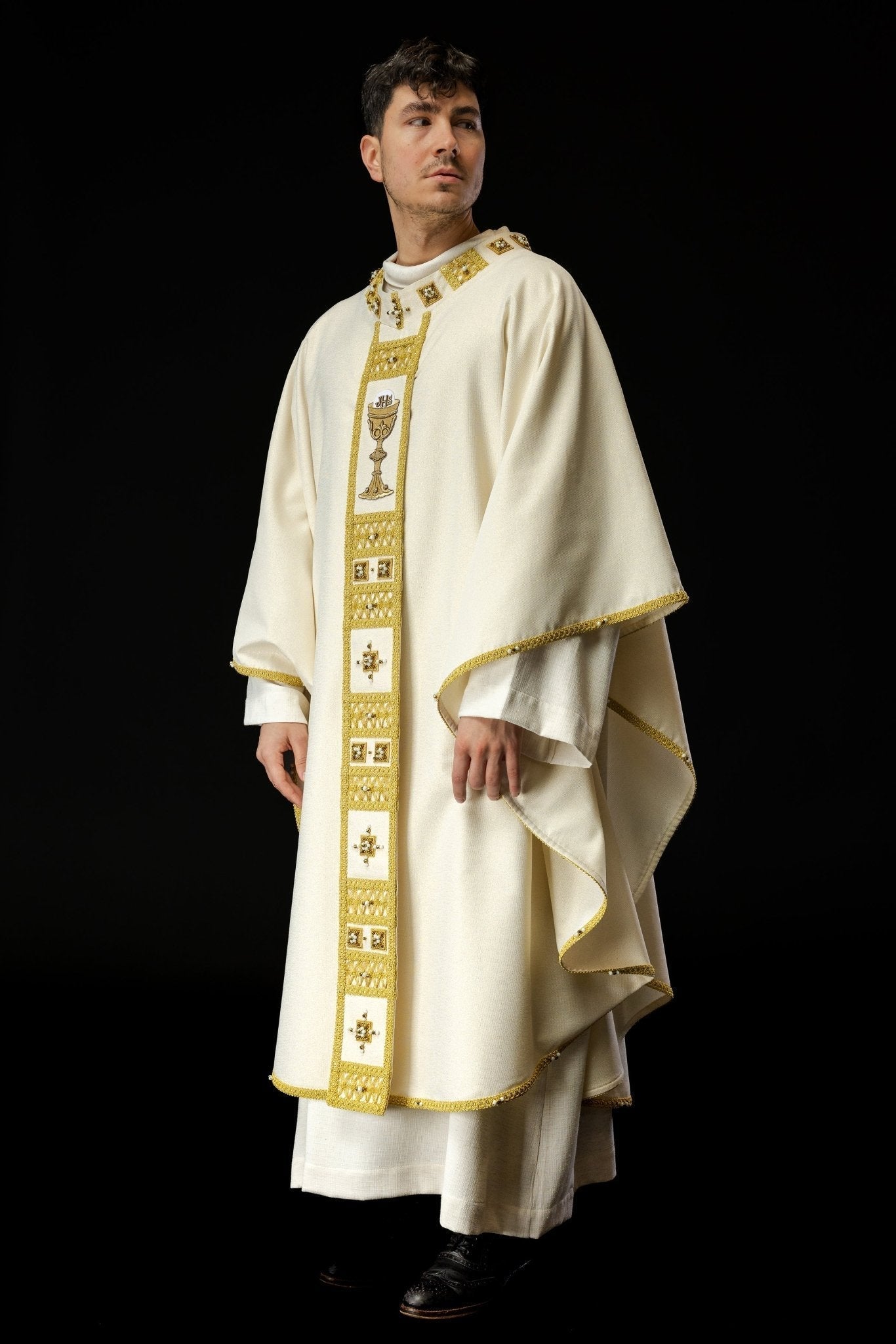 Chasuble faite à la main avec des pierres naturelles Fait à la main 7008 HM/7008/05/96 - CHASUBLES.FR
