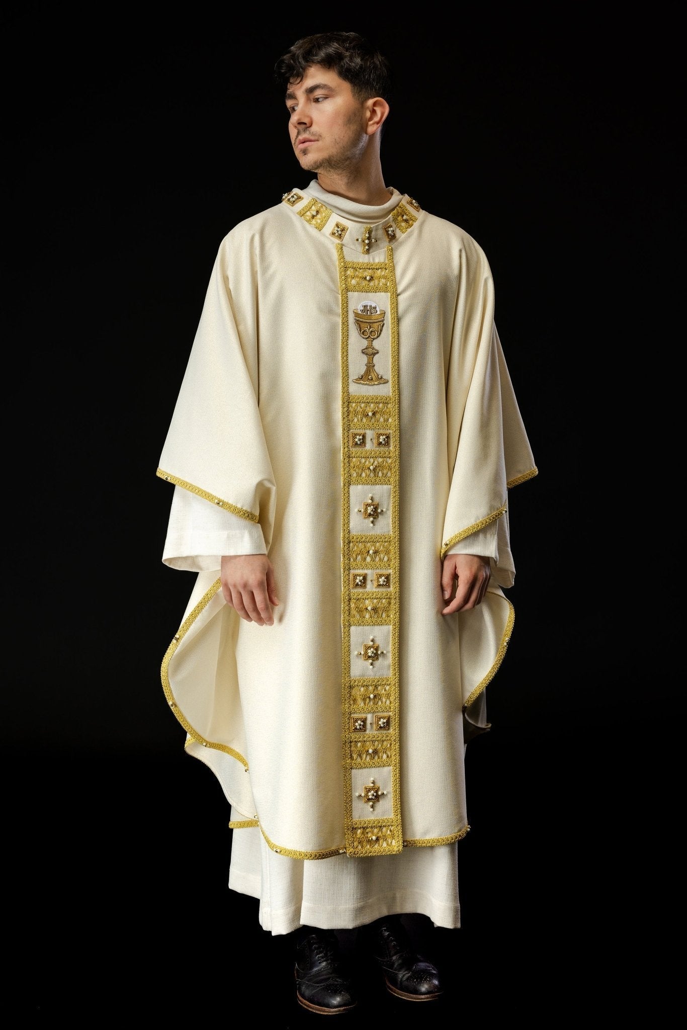 Chasuble faite à la main avec des pierres naturelles Fait à la main 7008 HM/7008/05/96 - CHASUBLES.FR