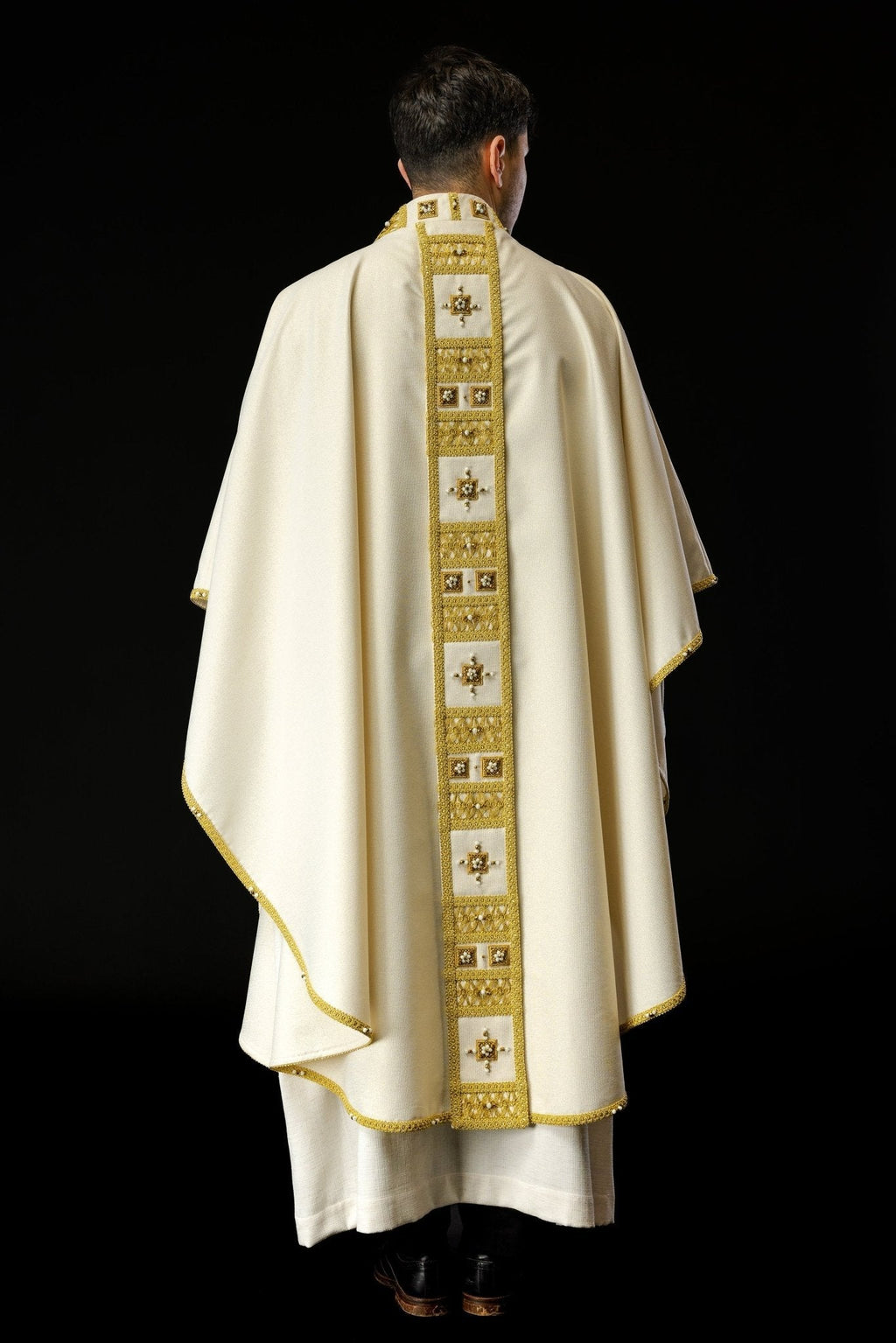 Chasuble faite à la main avec des pierres naturelles Fait à la main 7008 HM/7008/05/96 - CHASUBLES.FR
