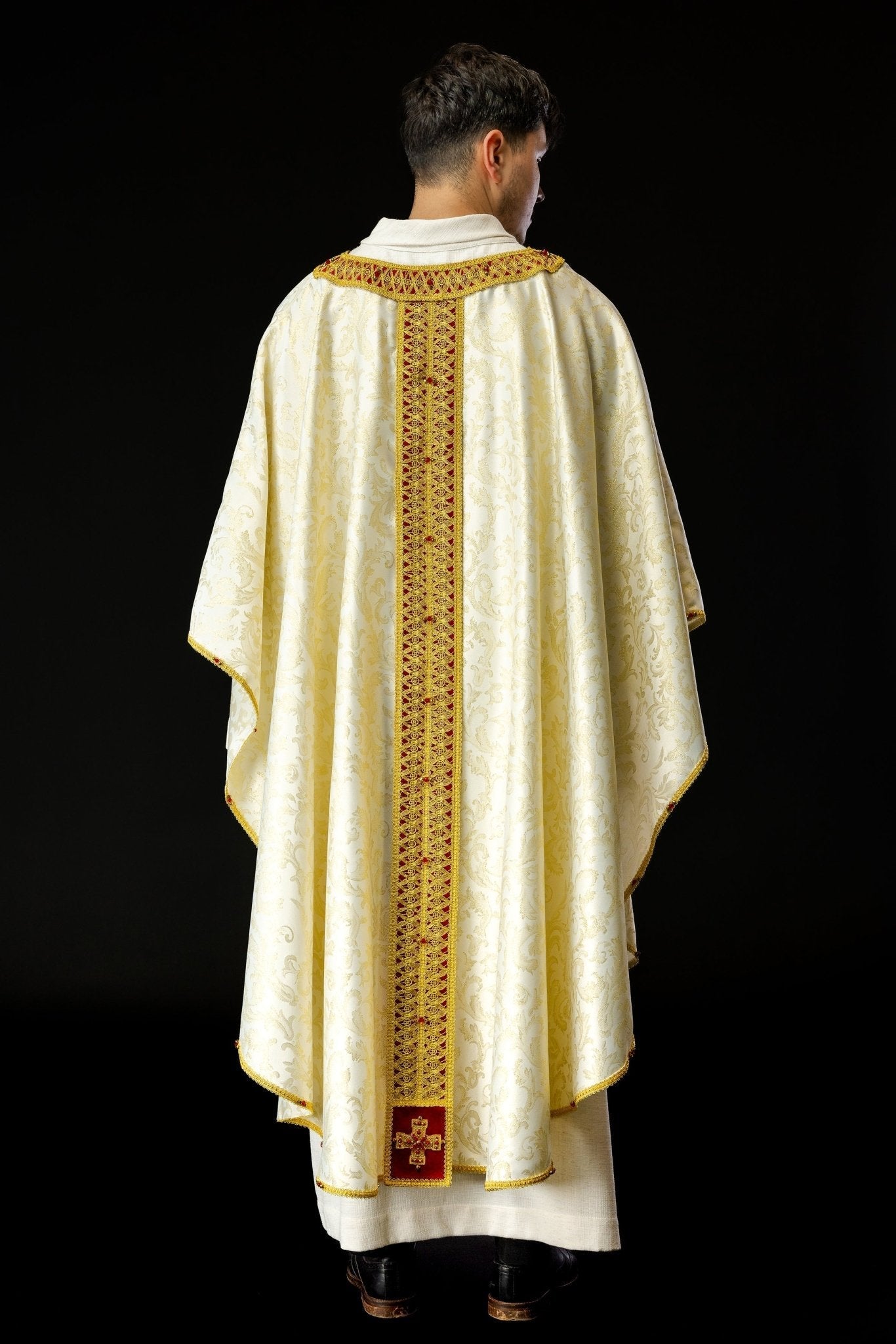 Chasuble faite à la main avec des pierres naturelles Fait à la main 7009 HM/7009/05/90/PA02 - CHASUBLES.FR