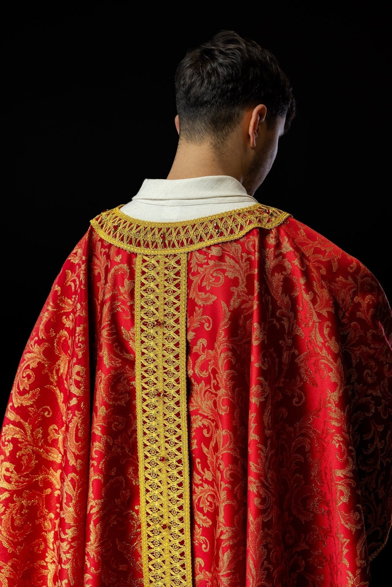 Chasuble faite à la main avec des pierres naturelles Fait à la main 7009 HM/7009/02/90 - CHASUBLES.FR