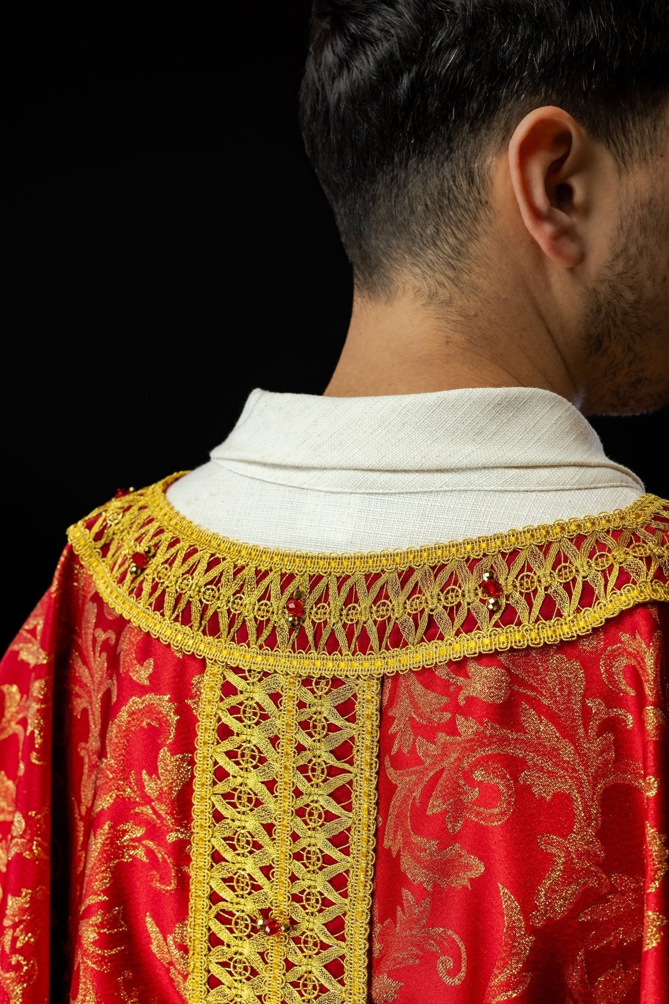 Chasuble faite à la main avec des pierres naturelles Fait à la main 7009 HM/7009/02/90 - CHASUBLES.FR