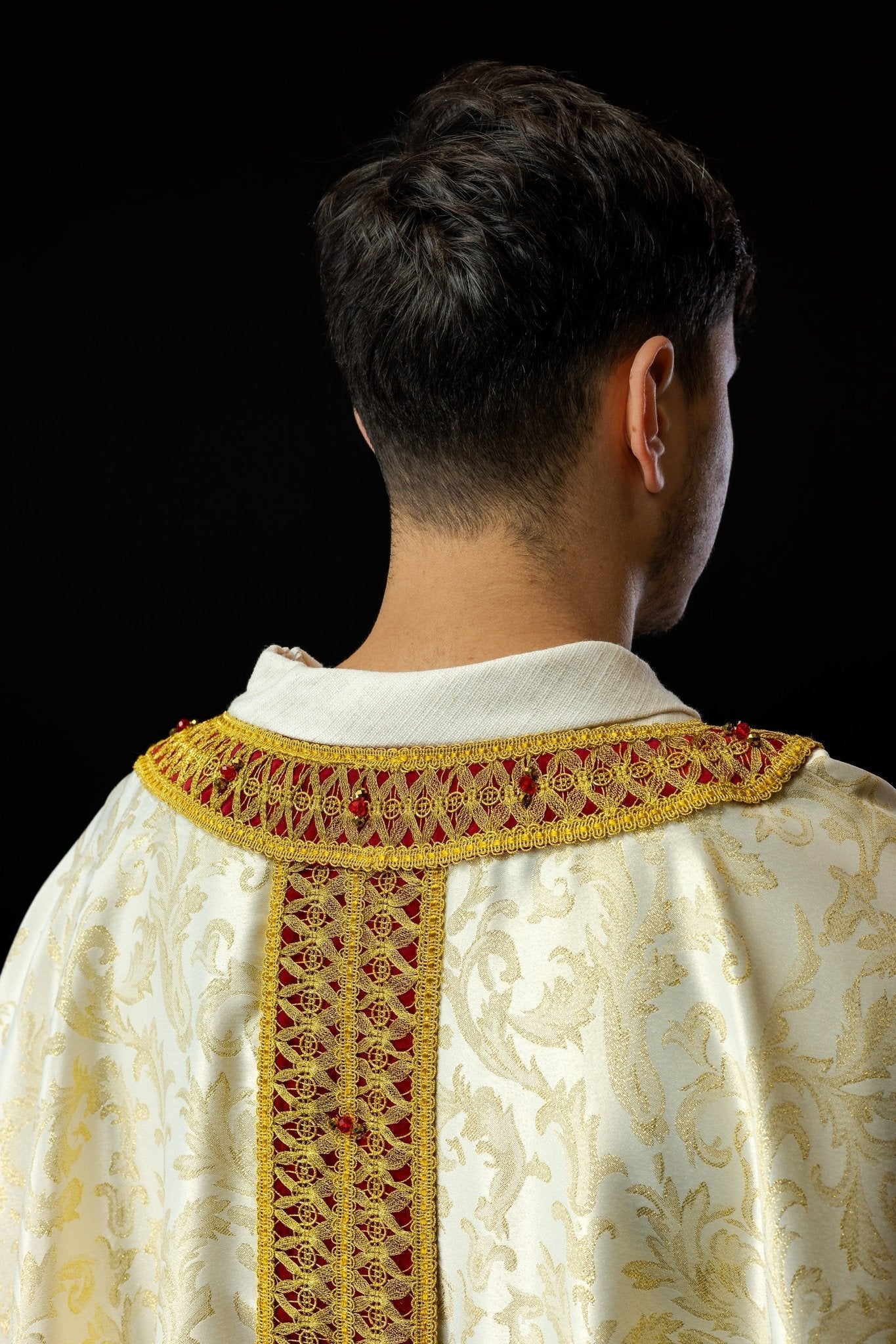 Chasuble faite à la main avec des pierres naturelles Fait à la main 7009 HM/7009/05/90/PA02 - CHASUBLES.FR
