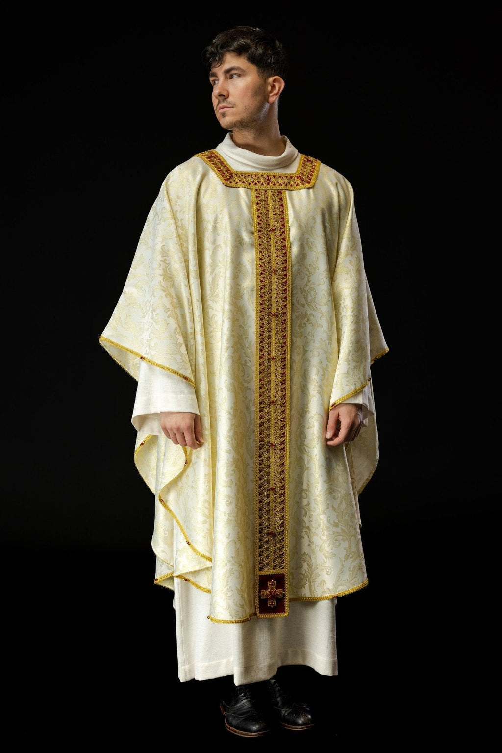 Chasuble faite à la main avec des pierres naturelles Fait à la main 7009 HM/7009/05/90/PA02 - CHASUBLES.FR