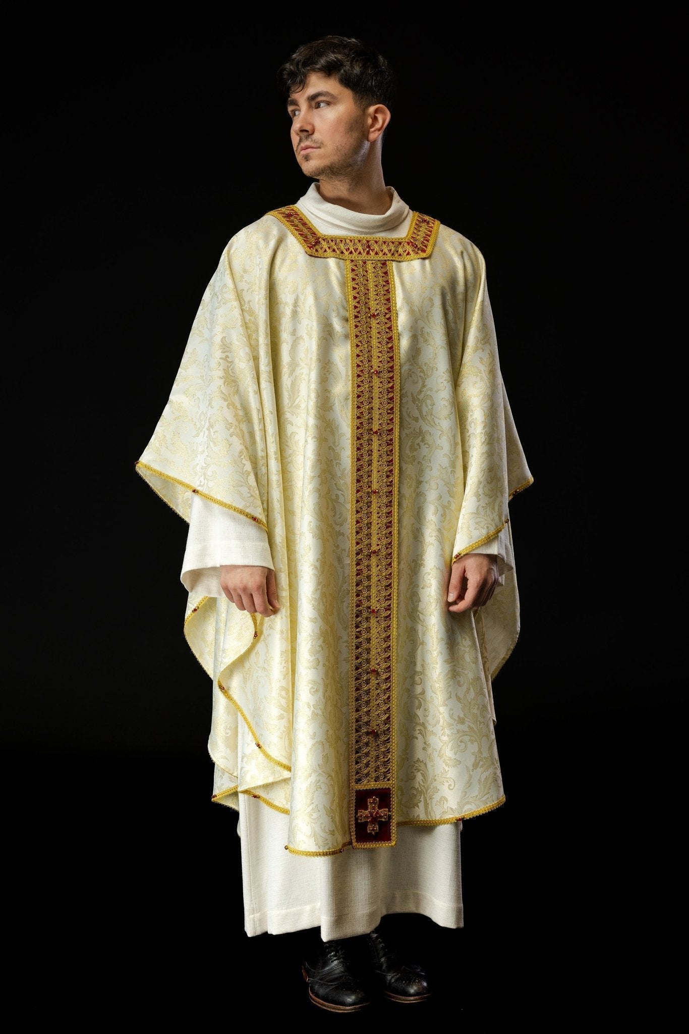 Chasuble faite à la main avec des pierres naturelles Fait à la main 7009 HM/7009/05/90/PA02 - CHASUBLES.FR