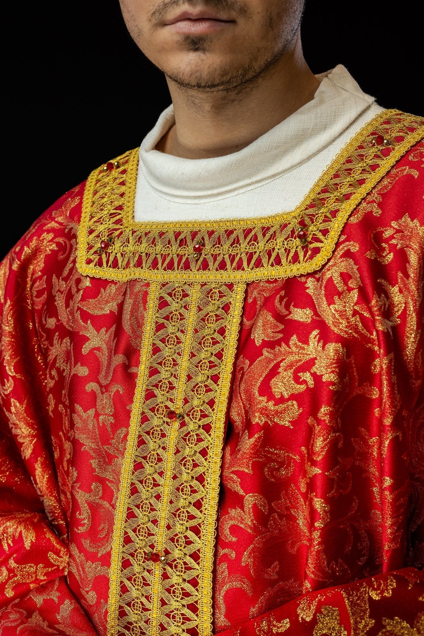 Chasuble faite à la main avec des pierres naturelles Fait à la main 7009 HM/7009/02/90 - CHASUBLES.FR