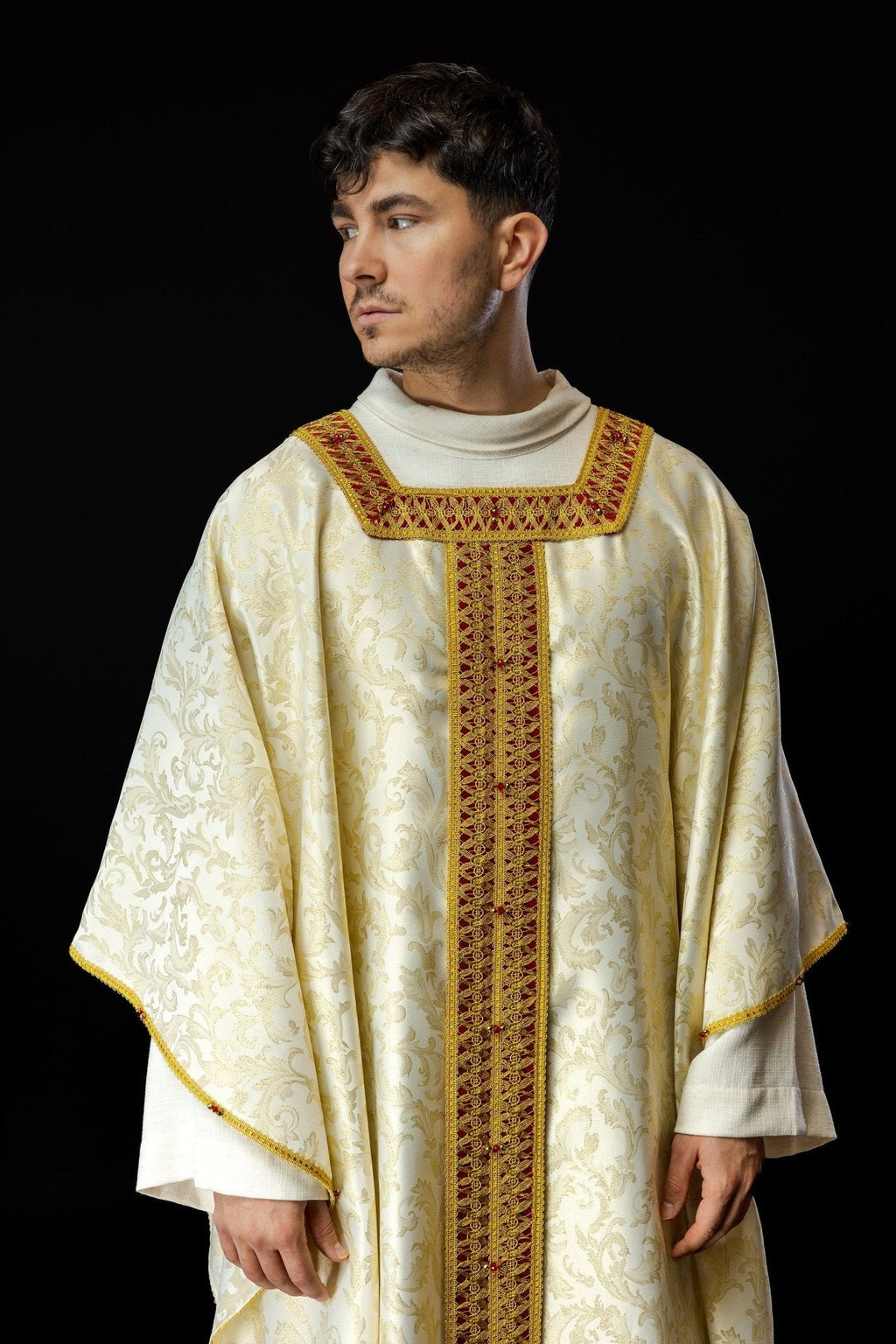 Chasuble faite à la main avec des pierres naturelles Fait à la main 7009 HM/7009/05/90/PA02 - CHASUBLES.FR