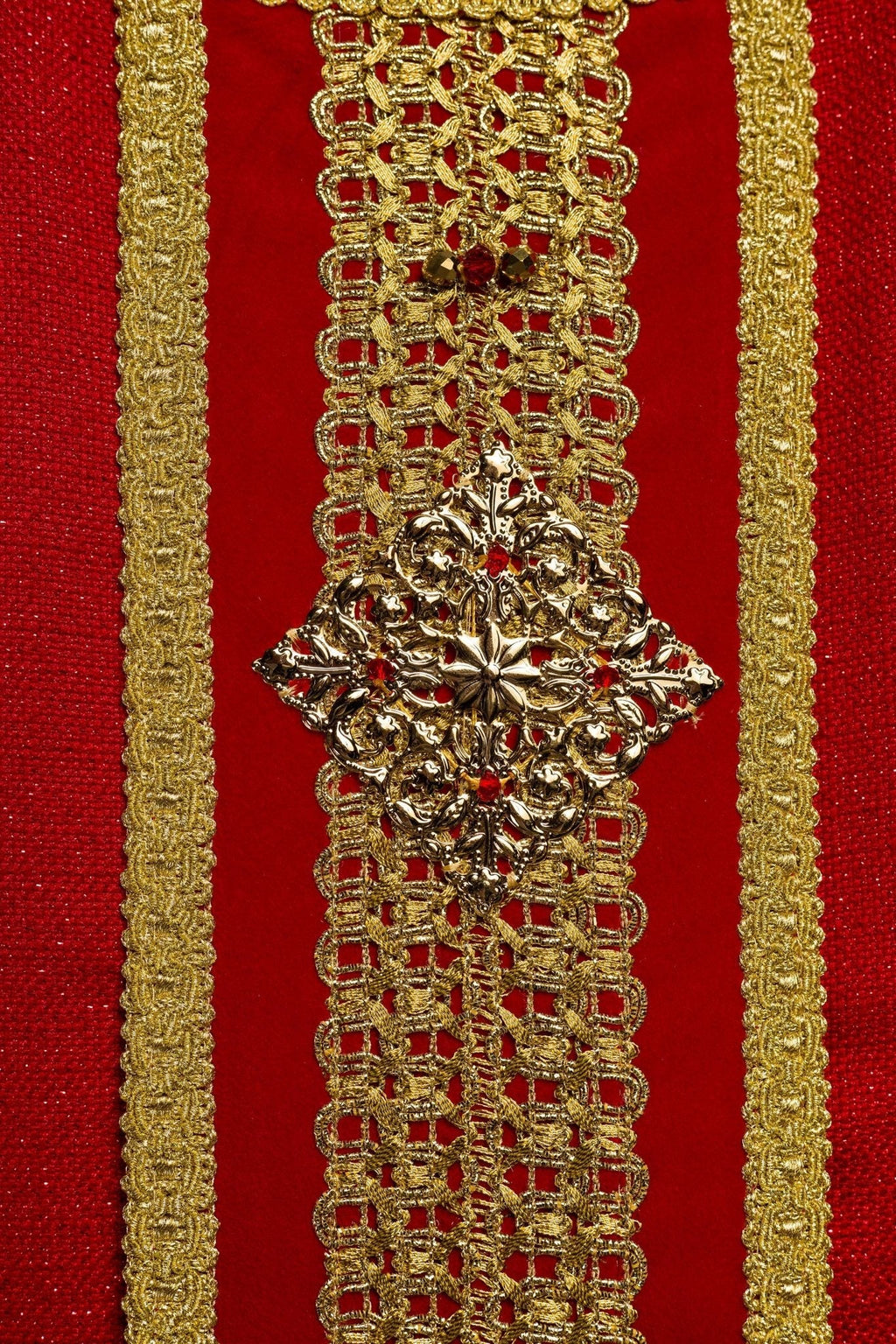Chasuble faite à la main avec des pierres naturelles Handmade 7001 HM/7001/02/71/PA02 - CHASUBLES.FR
