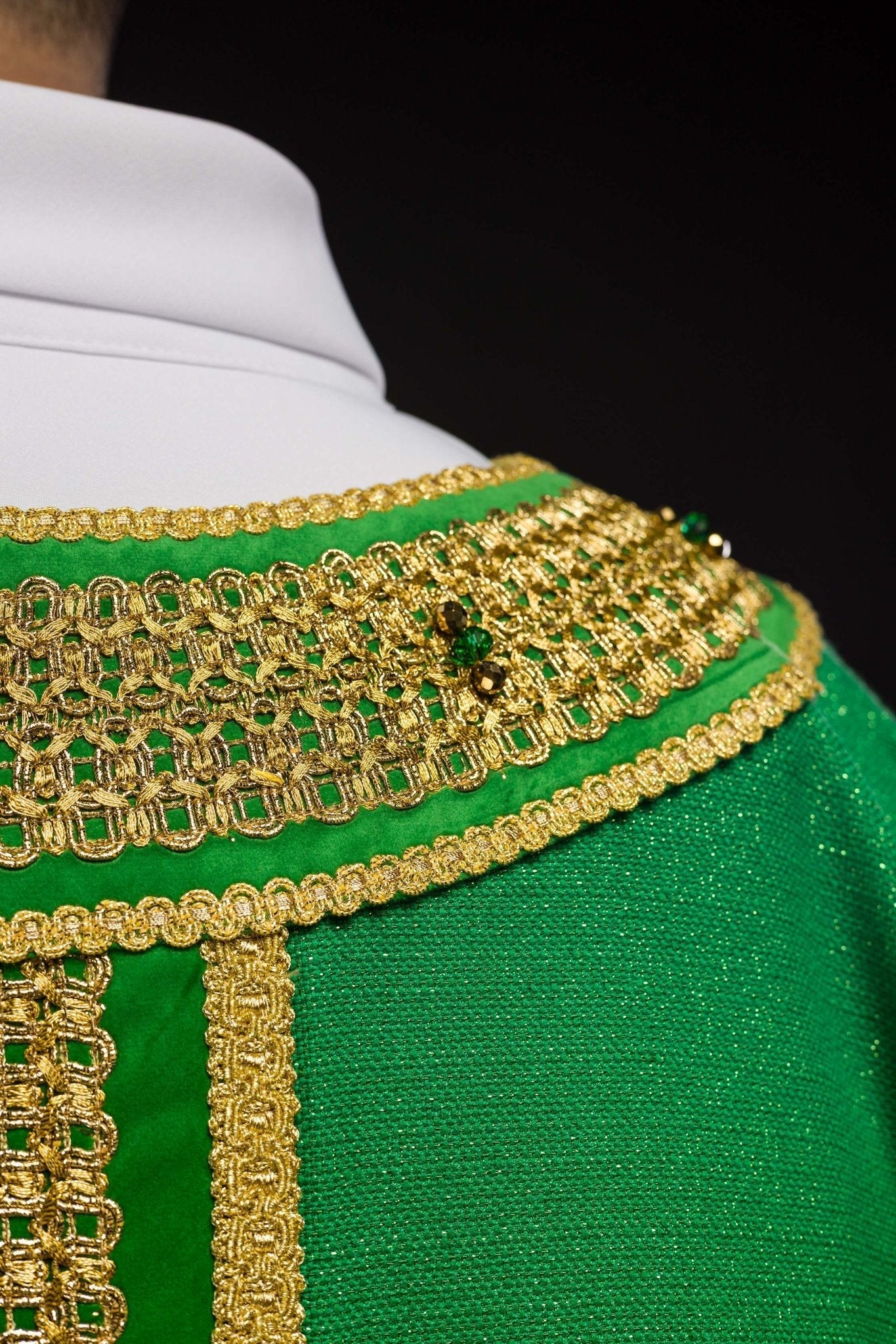 Chasuble faite à la main avec des pierres naturelles Handmade 7001 HM/7001/01/71/PA01 - CHASUBLES.FR