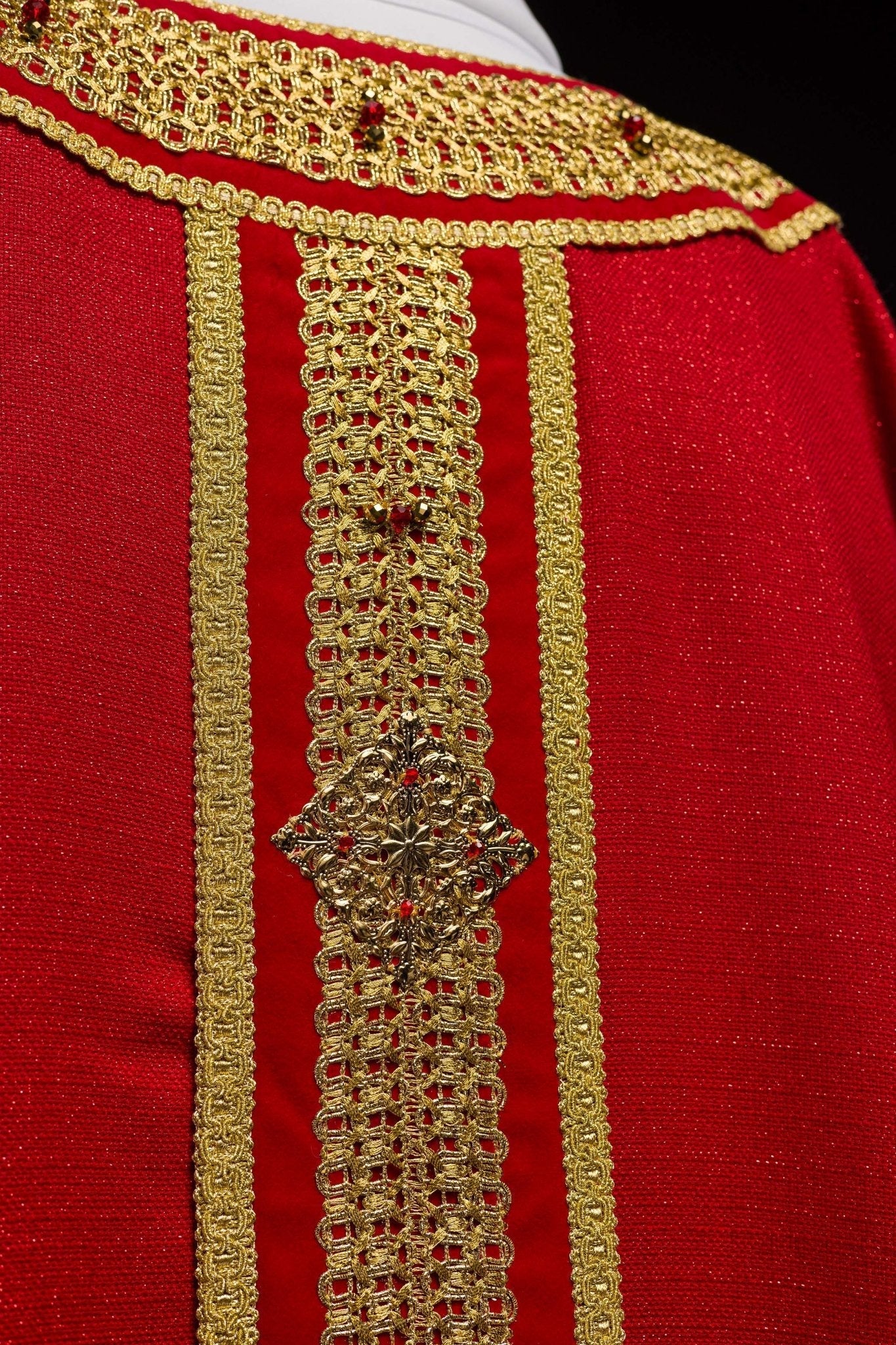 Chasuble faite à la main avec des pierres naturelles Handmade 7001 HM/7001/02/71/PA02 - CHASUBLES.FR