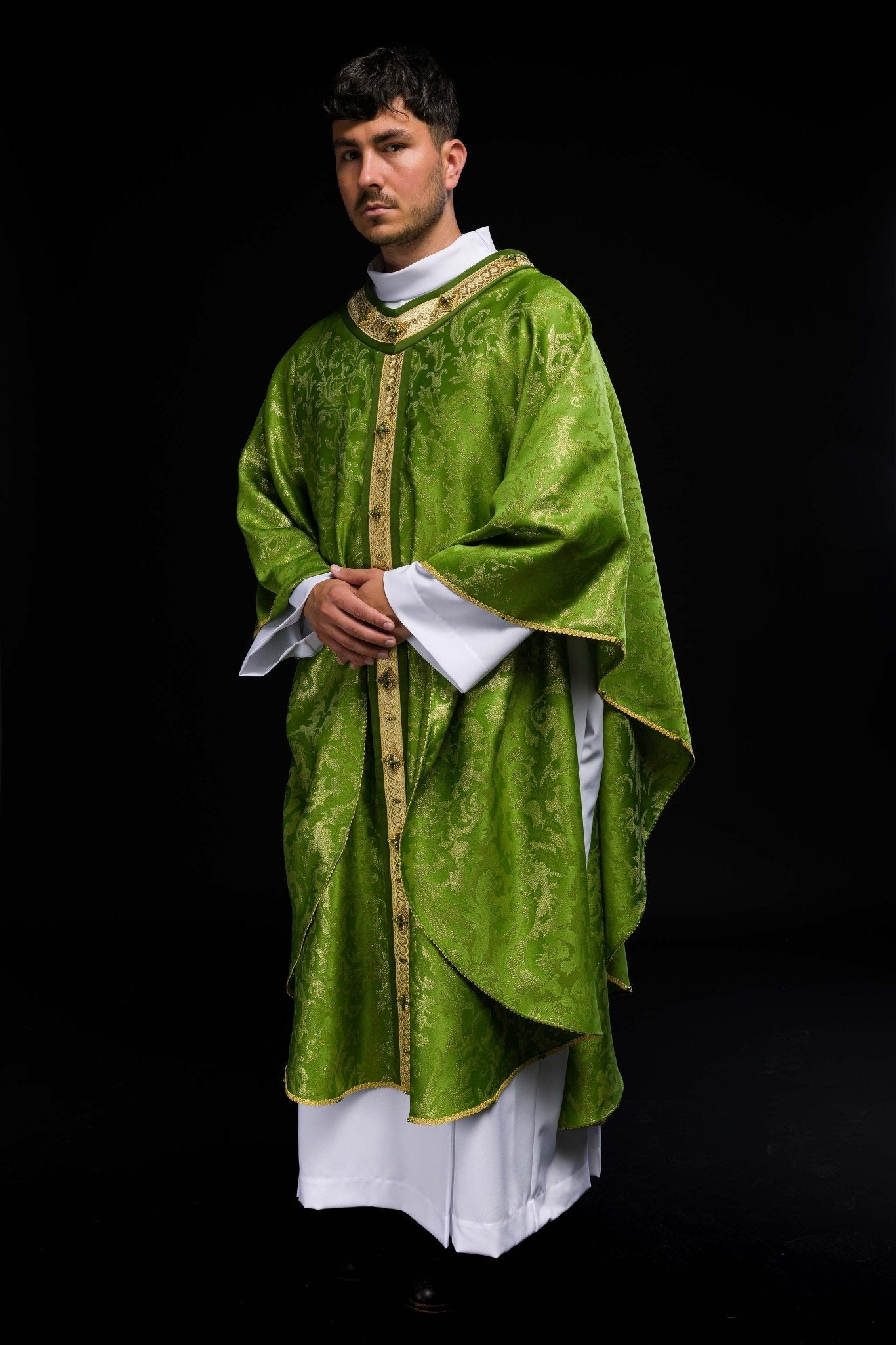 Chasuble faite à la main avec des pierres naturelles Handmade 7003 HM/7003/01/90 - CHASUBLES.FR