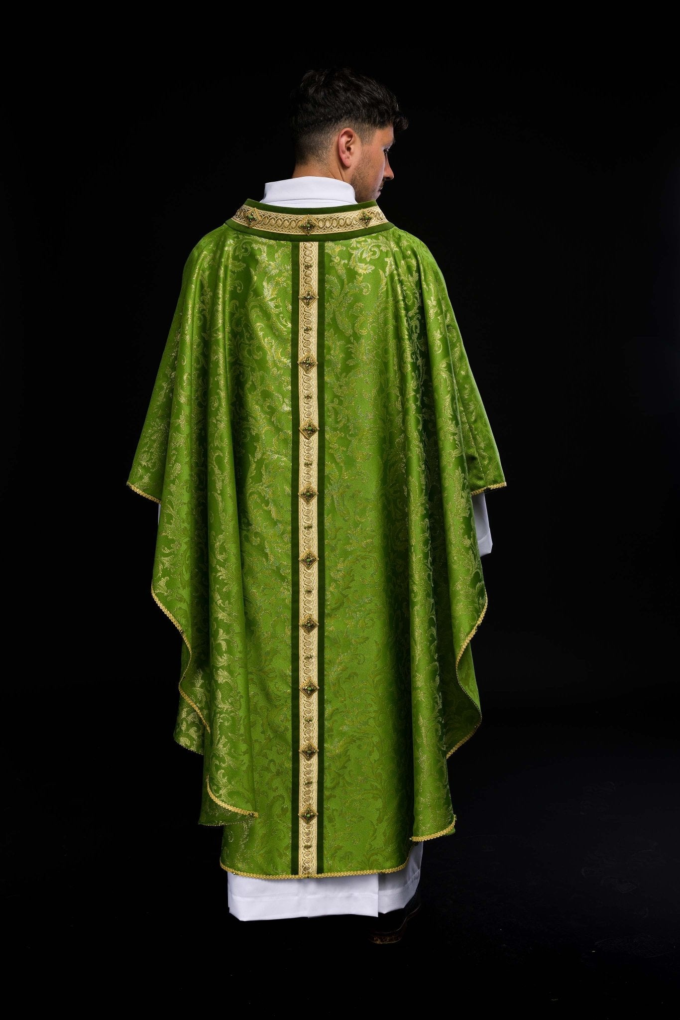 Chasuble faite à la main avec des pierres naturelles Handmade 7003 HM/7003/01/90 - CHASUBLES.FR